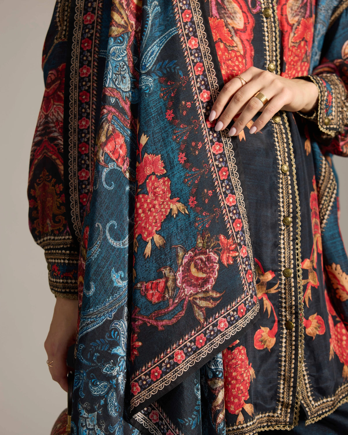 CHINTZ : Nilomi