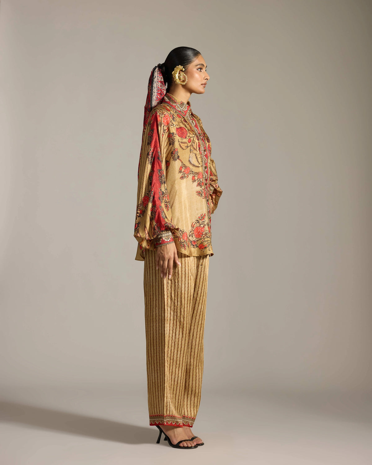 CHINTZ : Faiza