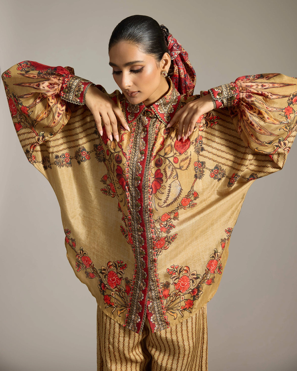 CHINTZ : Faiza
