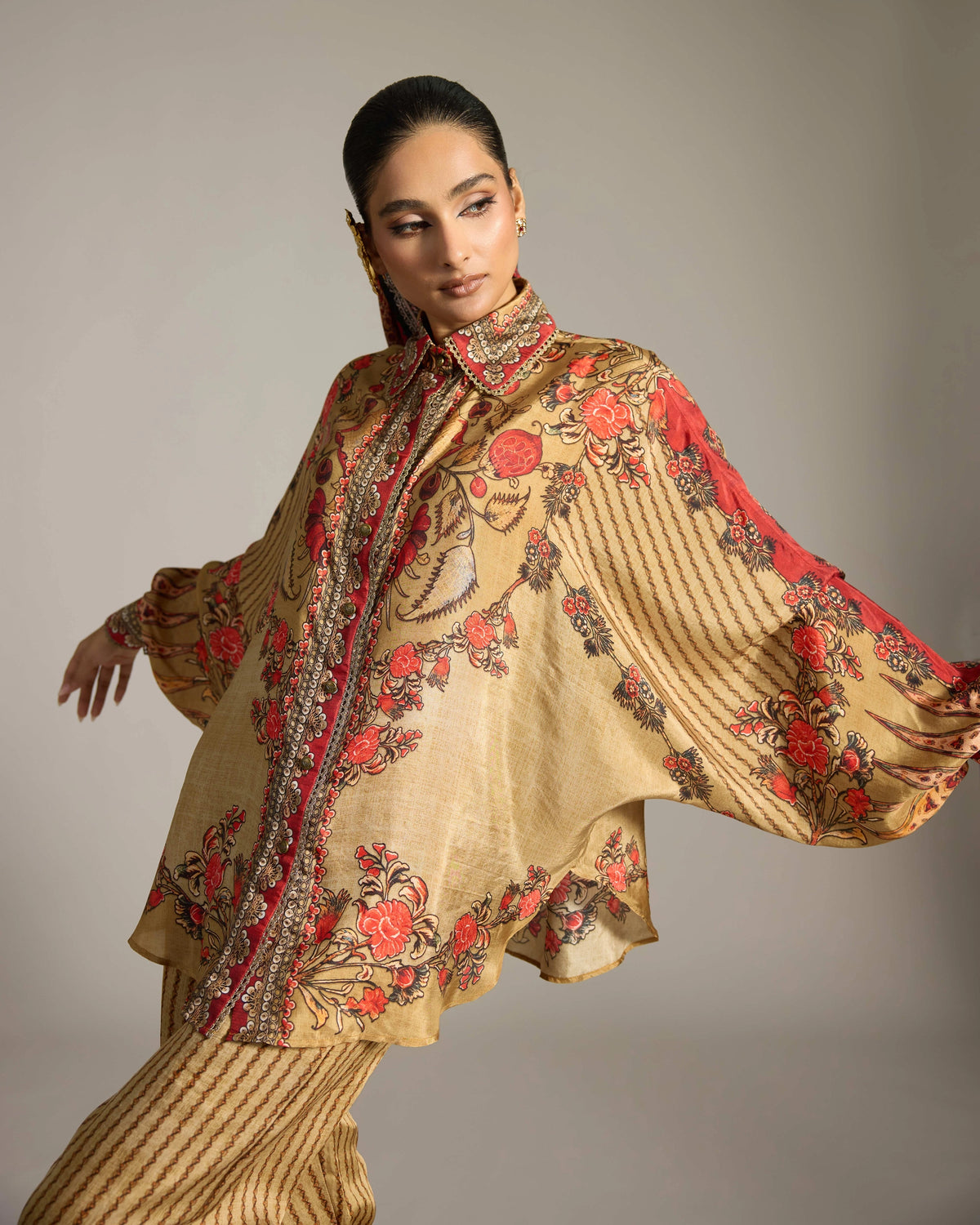 CHINTZ : Faiza