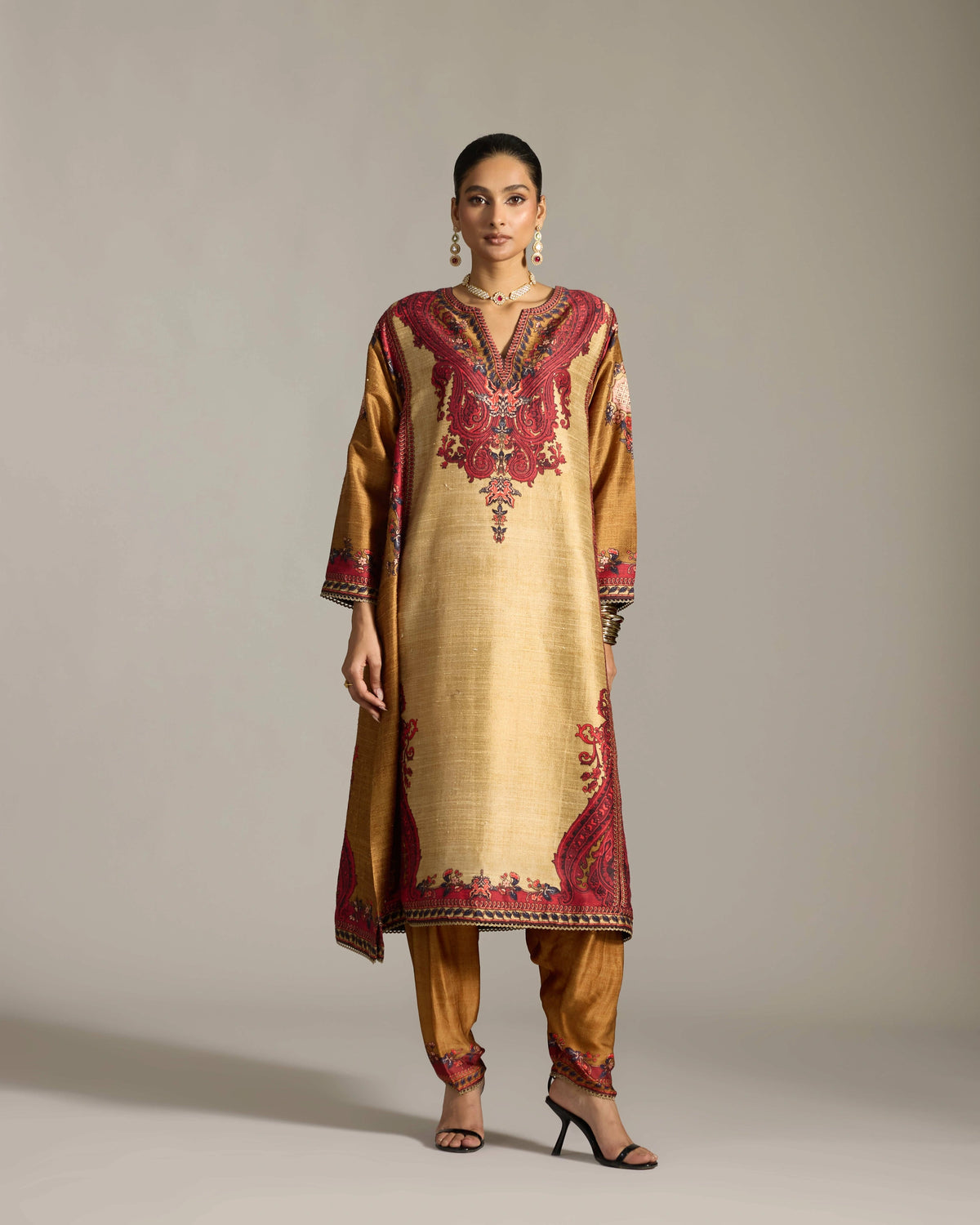 CHINTZ : Amrapali