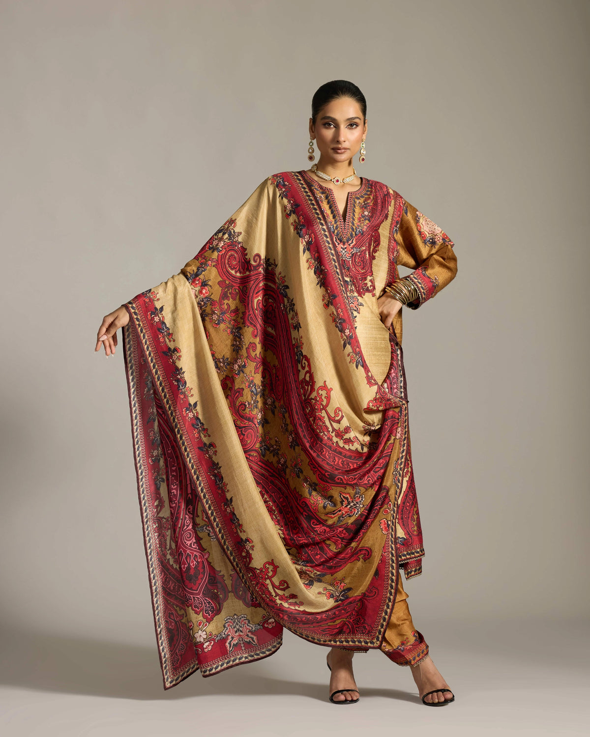 CHINTZ : Amrapali