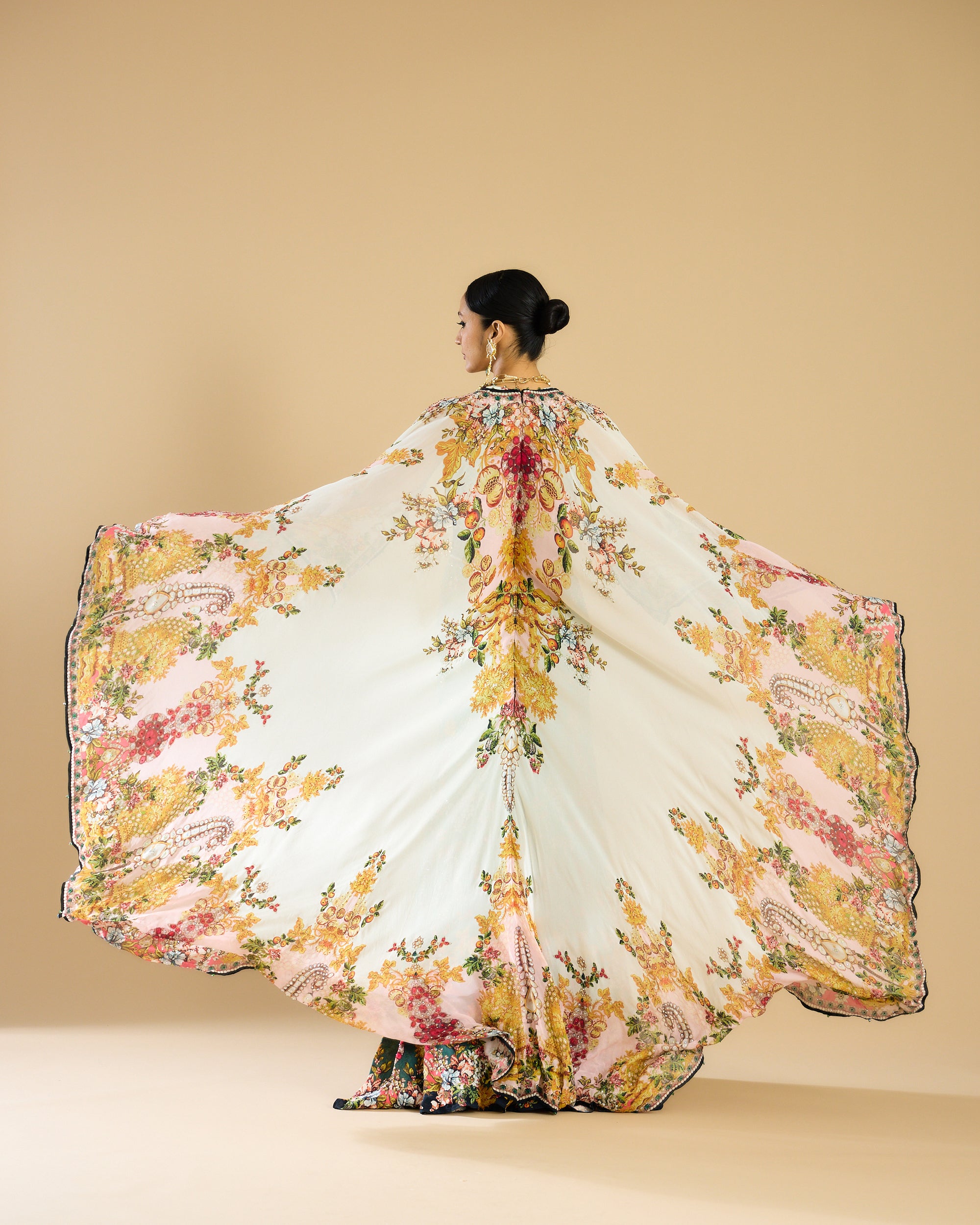 Nizam : Camilla - Ivory/Peach