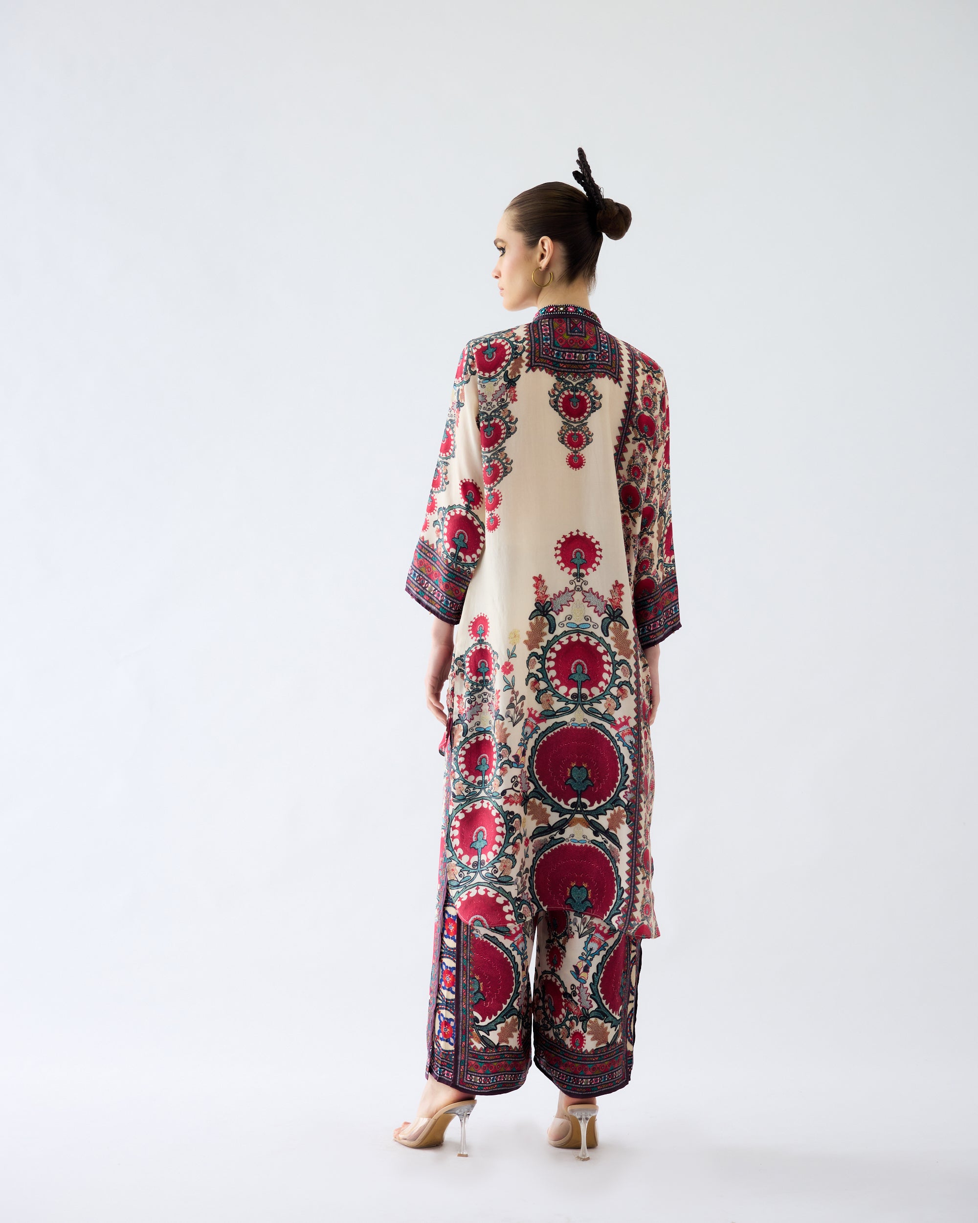 Bukhara : Baaka/Gloria - Maroon