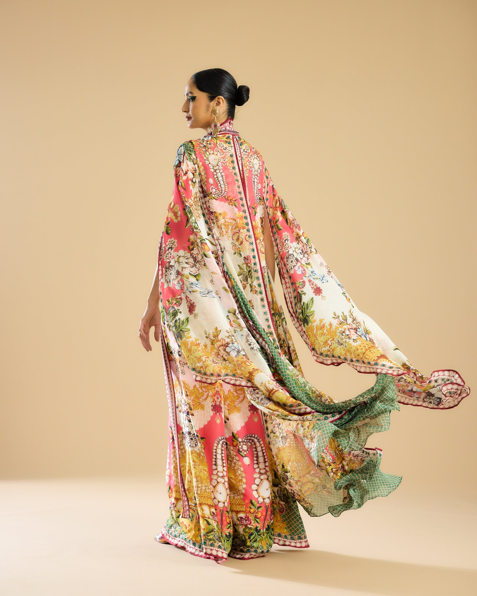 Nizam : Benazir - Ivory/Peach