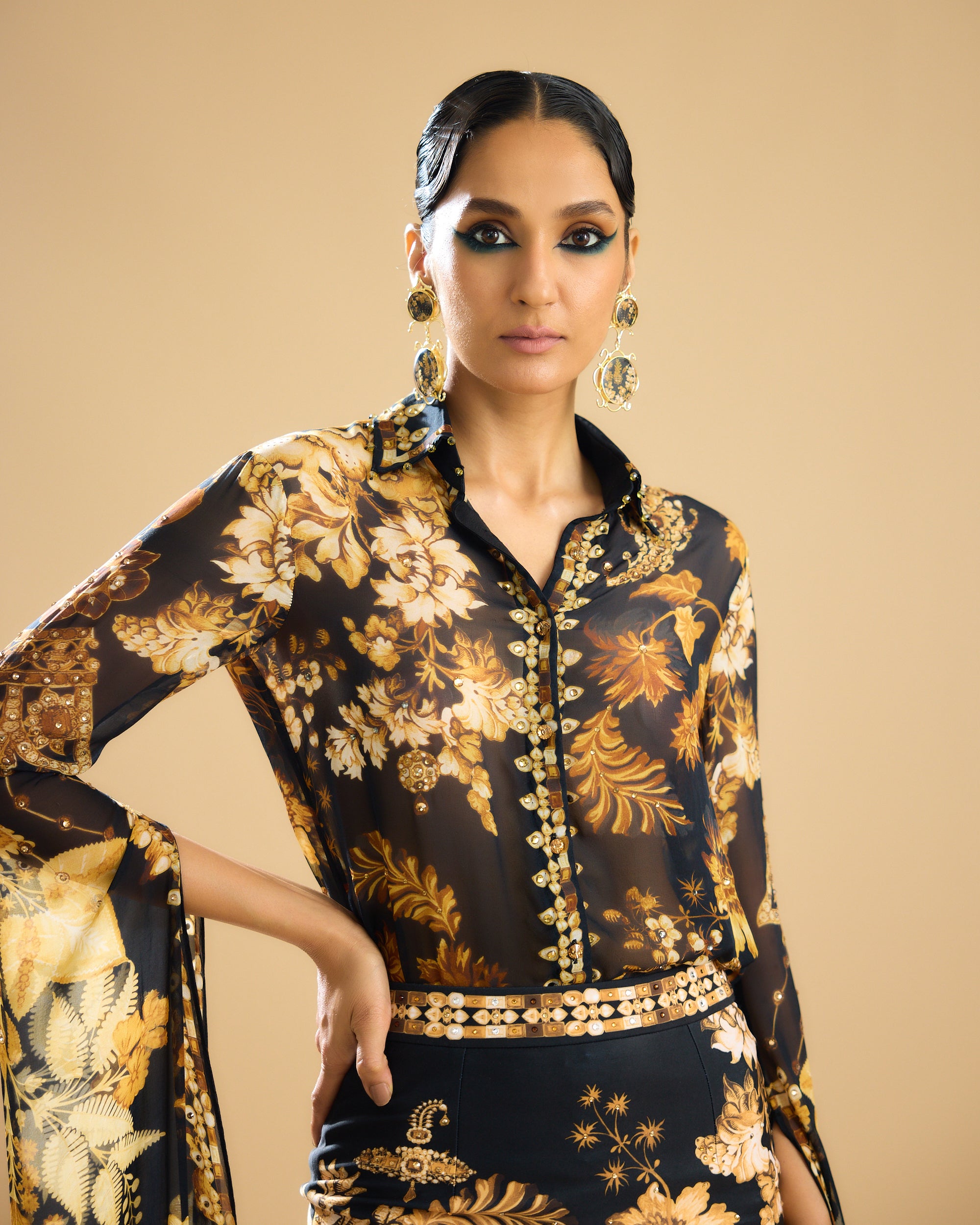 Nizam : Maaya - Black/Gold