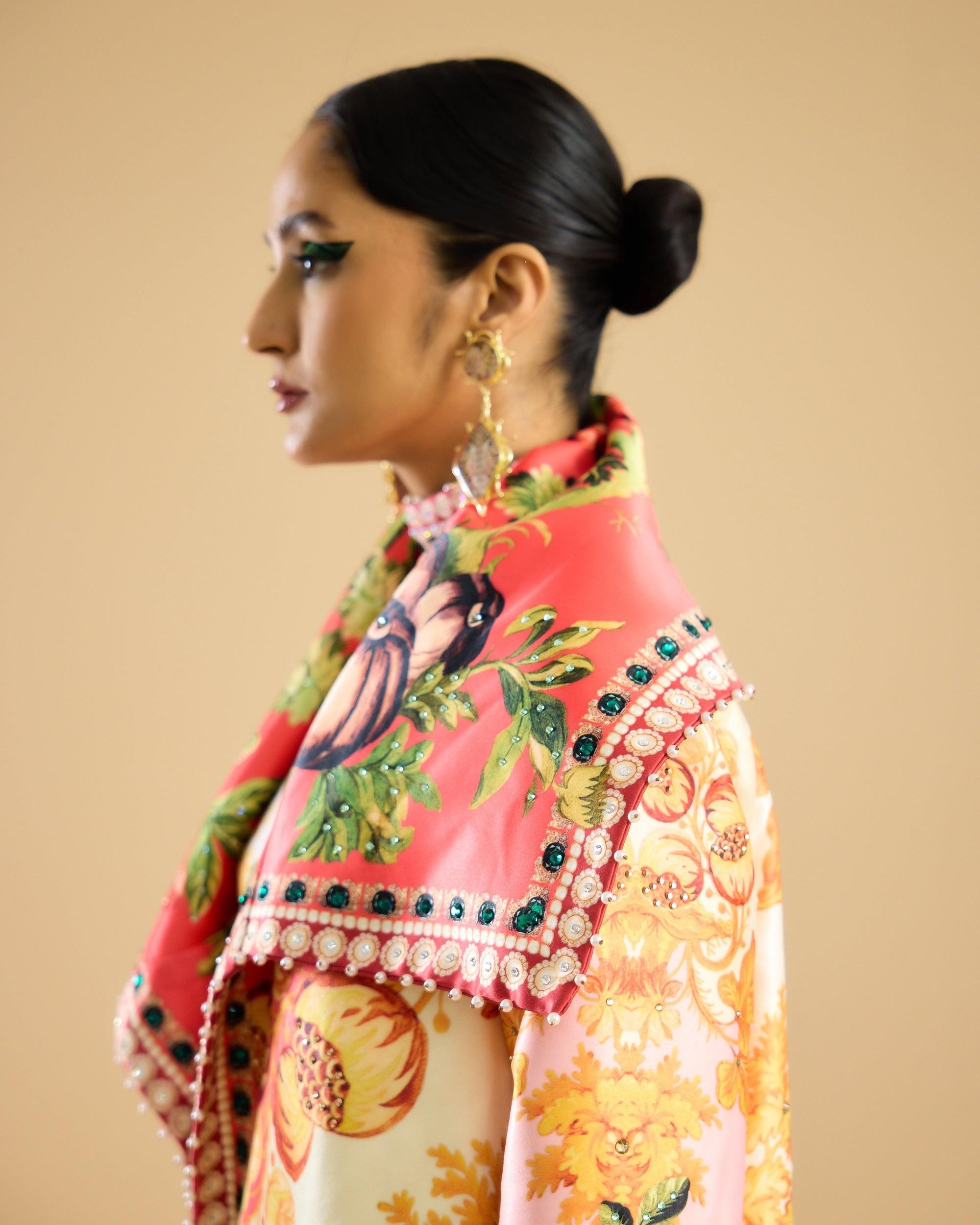 Nizam : Manorma - Ivory/Peach