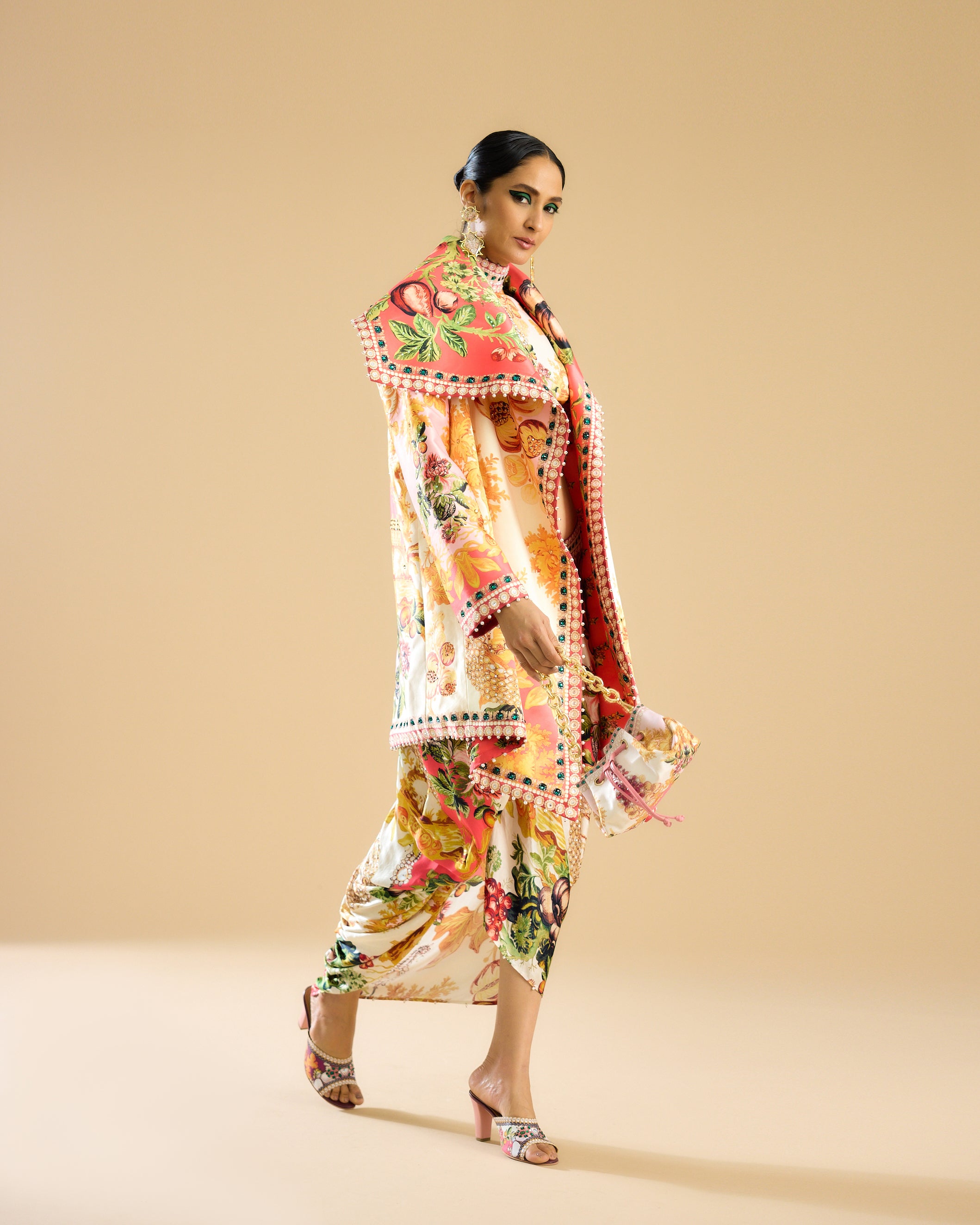 Nizam : Manorma - Ivory/Peach