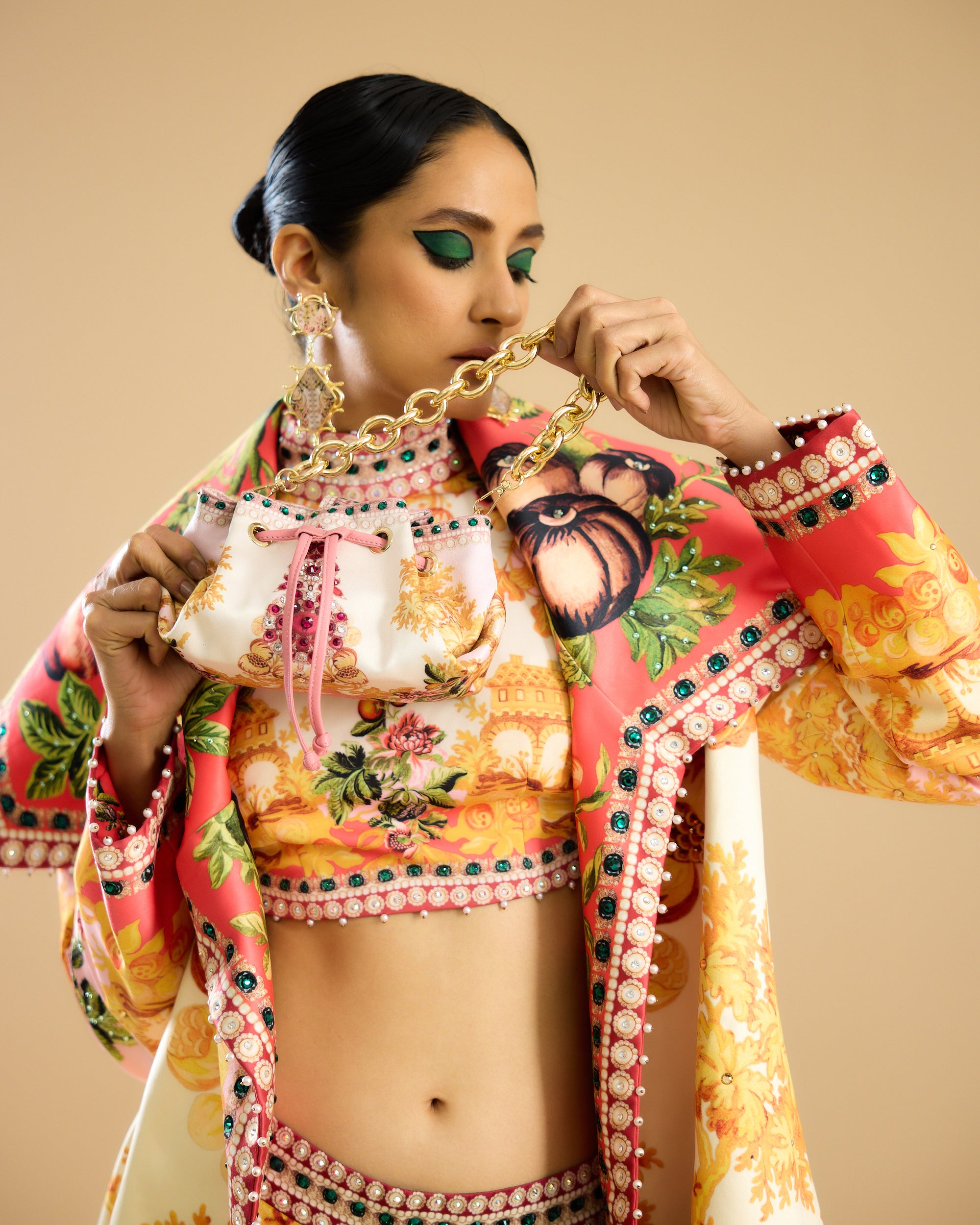Nizam : Manorma - Ivory/Peach
