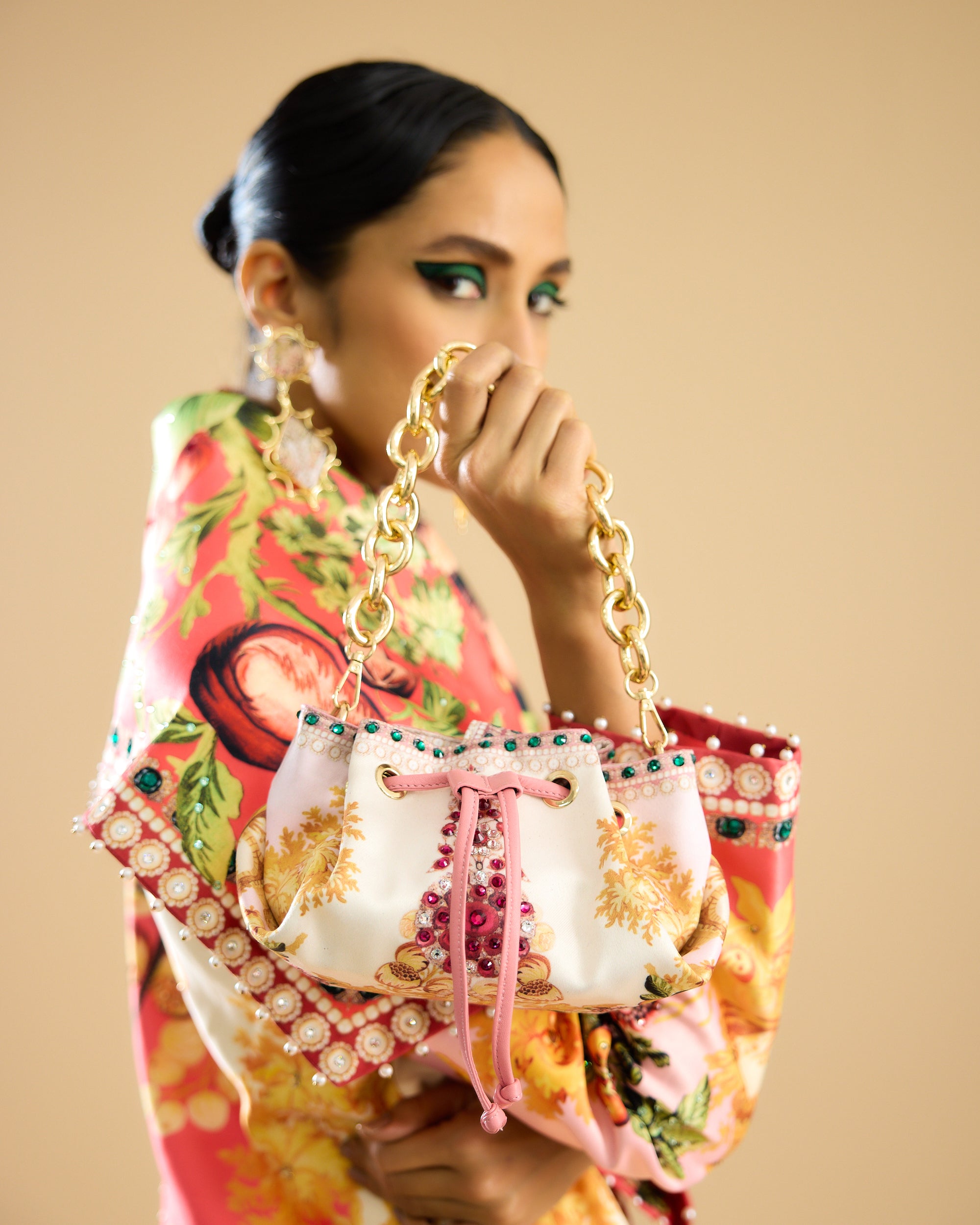 Nizam : Manorma - Ivory/Peach