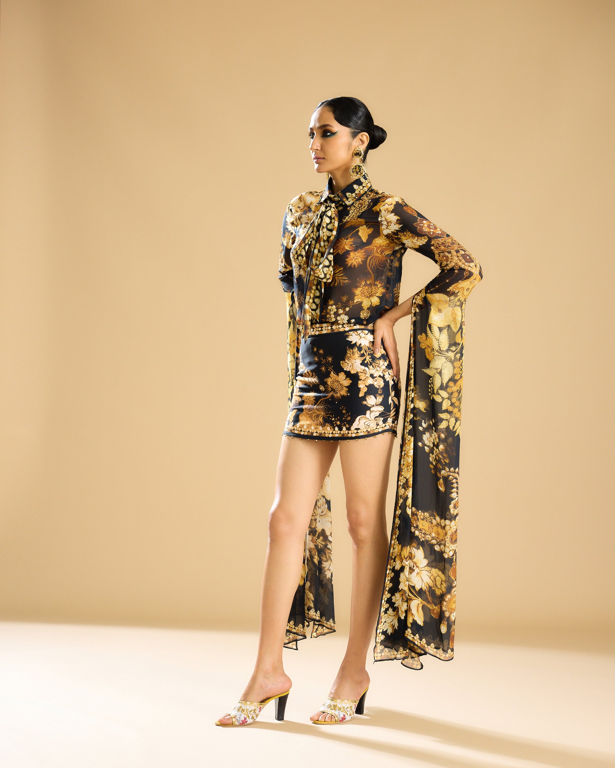 Nizam : Maaya - Black/Gold