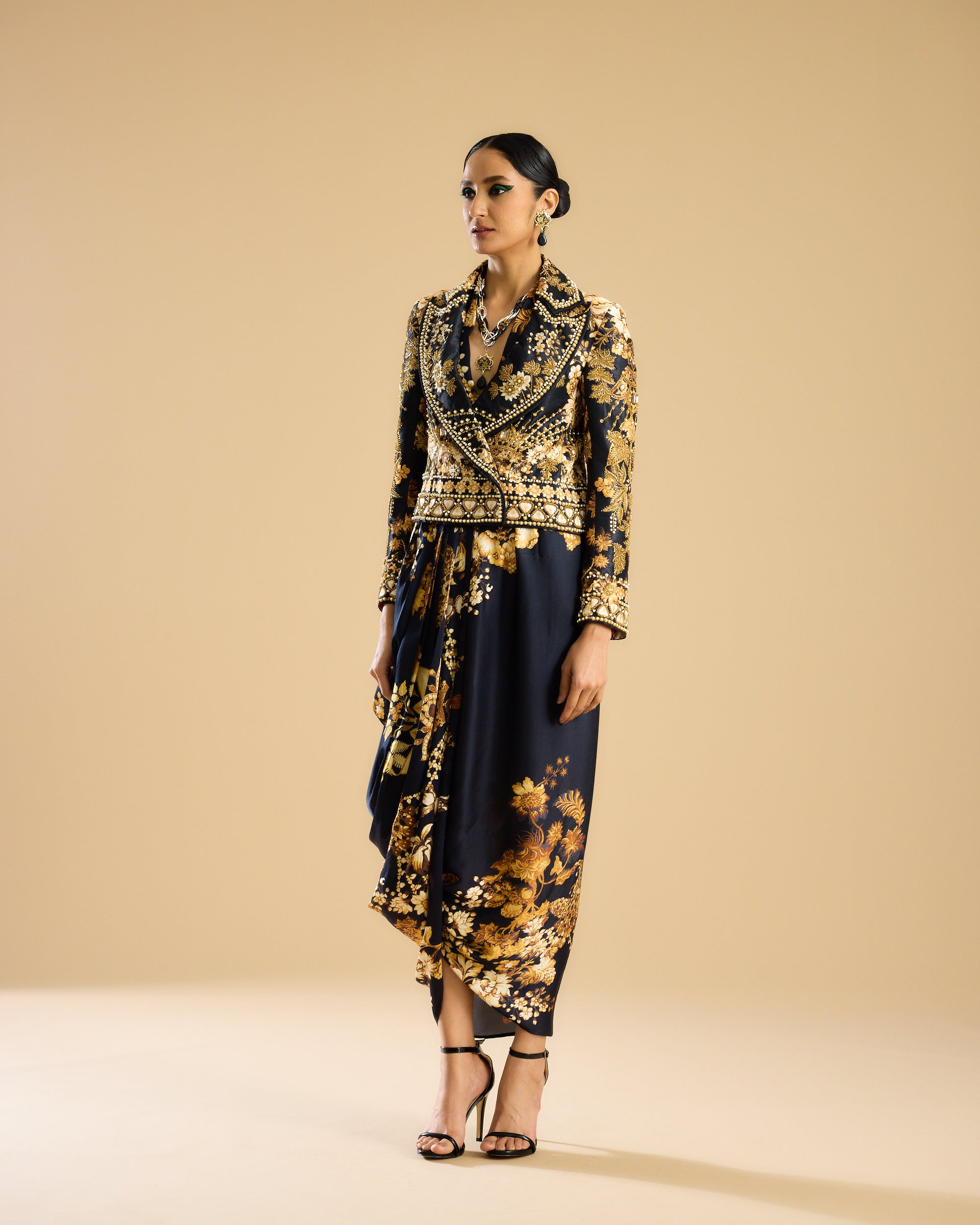 Nizam : Natasha/Chen - Black/Gold