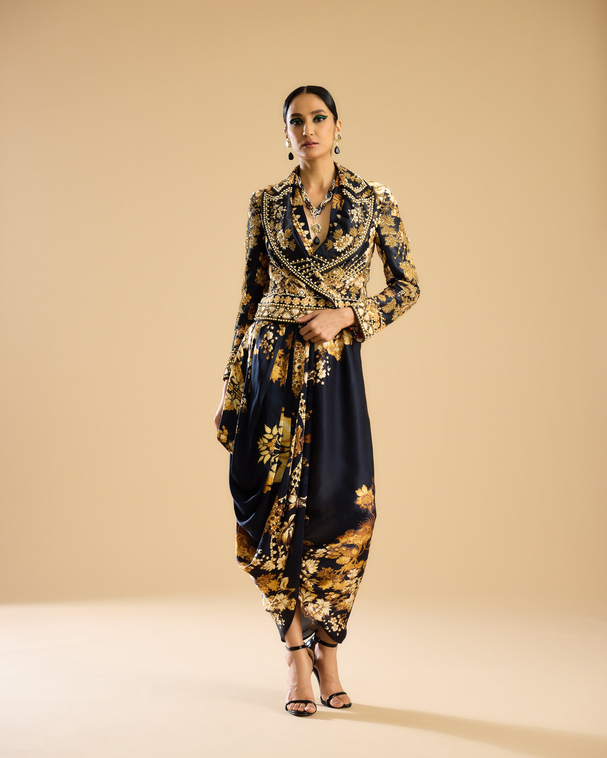 Nizam : Natasha/Chen - Black/Gold