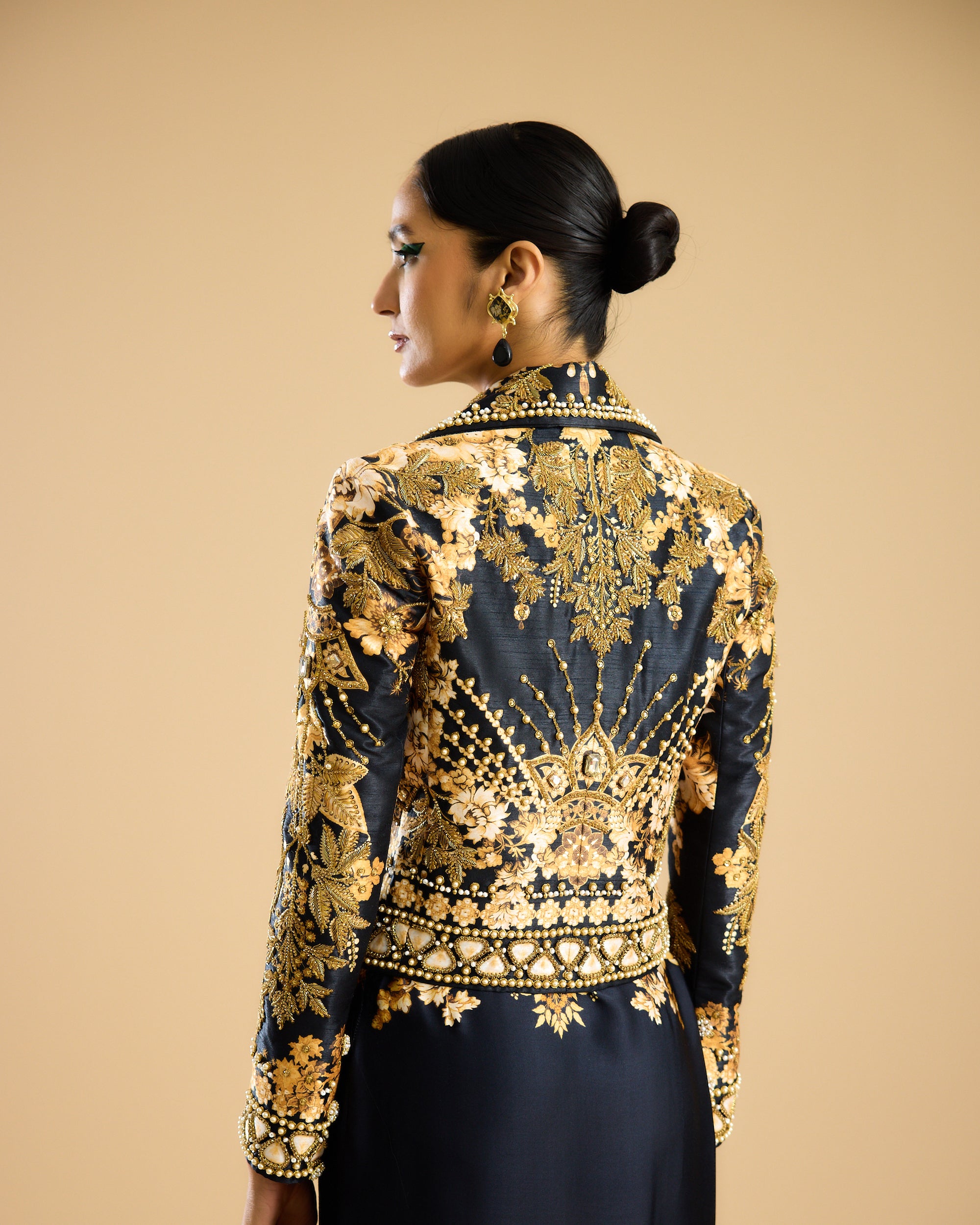 Nizam : Natasha/Chen - Black/Gold