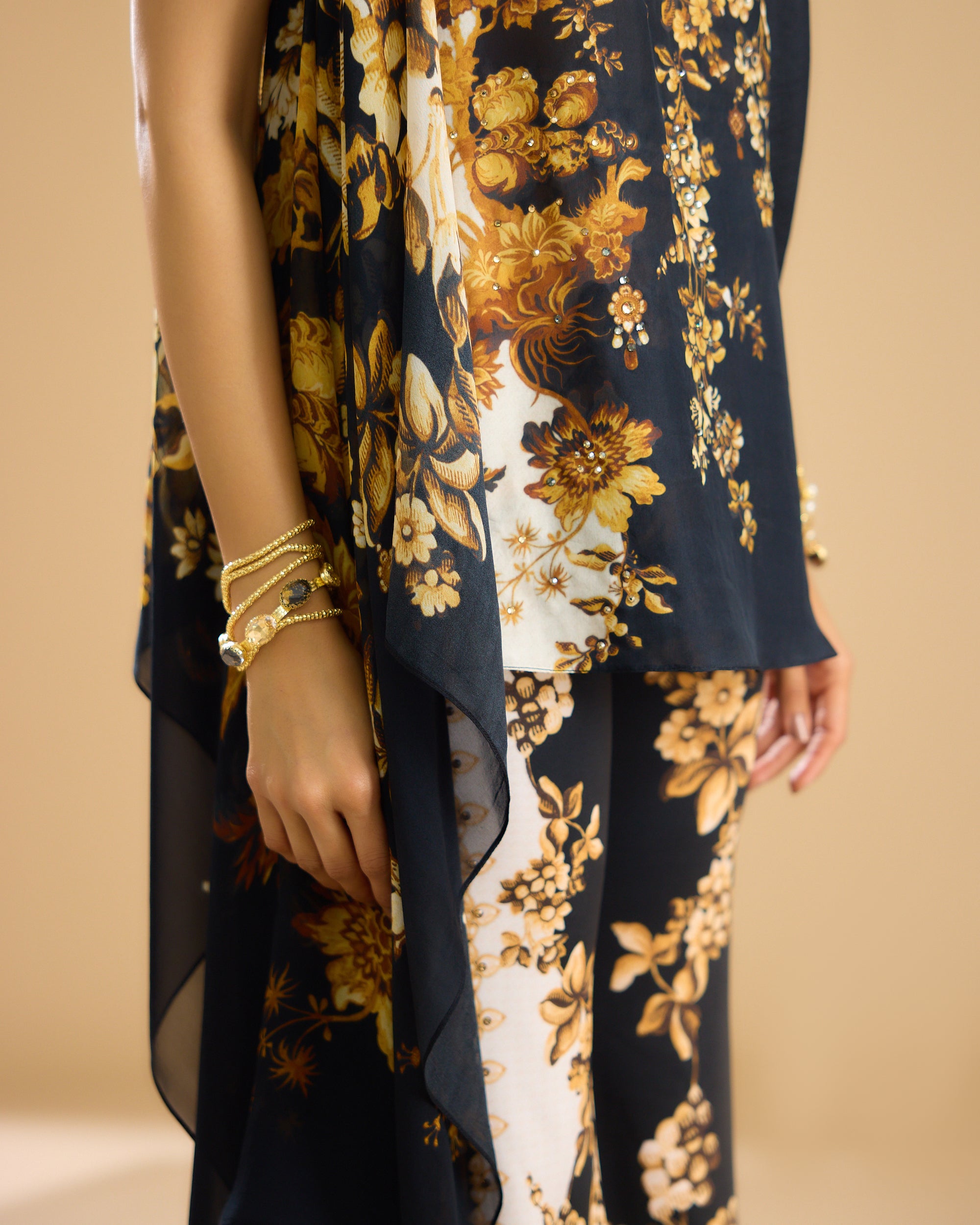 Nizam : Sara - Black/Gold