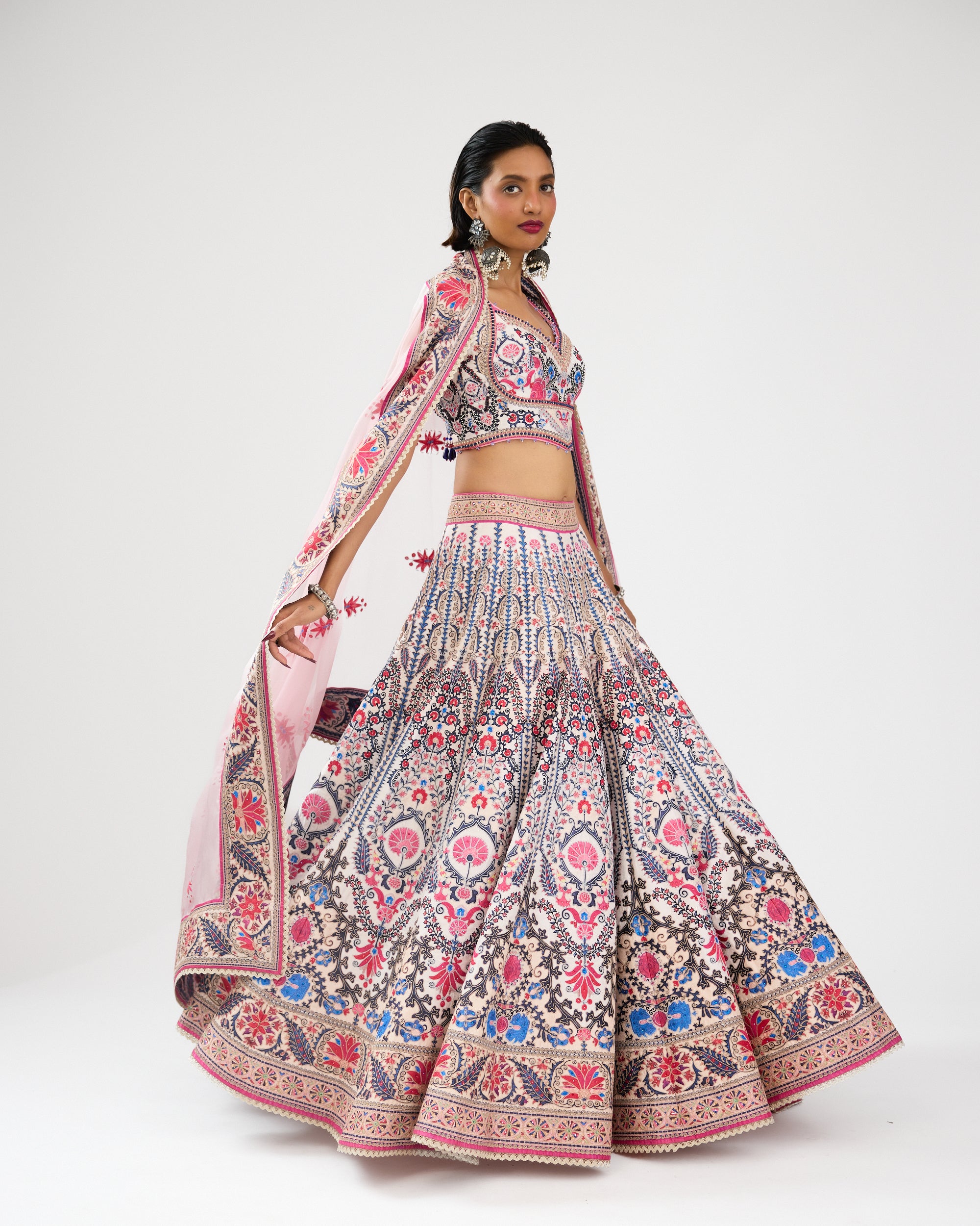 A Bukhara Summer : Leela - Ivory/Pink