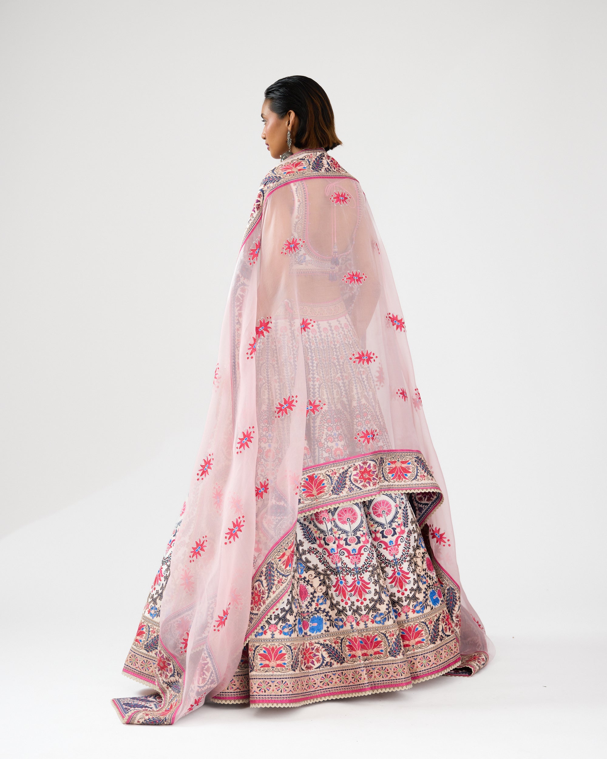 A Bukhara Summer : Leela - Ivory/Pink