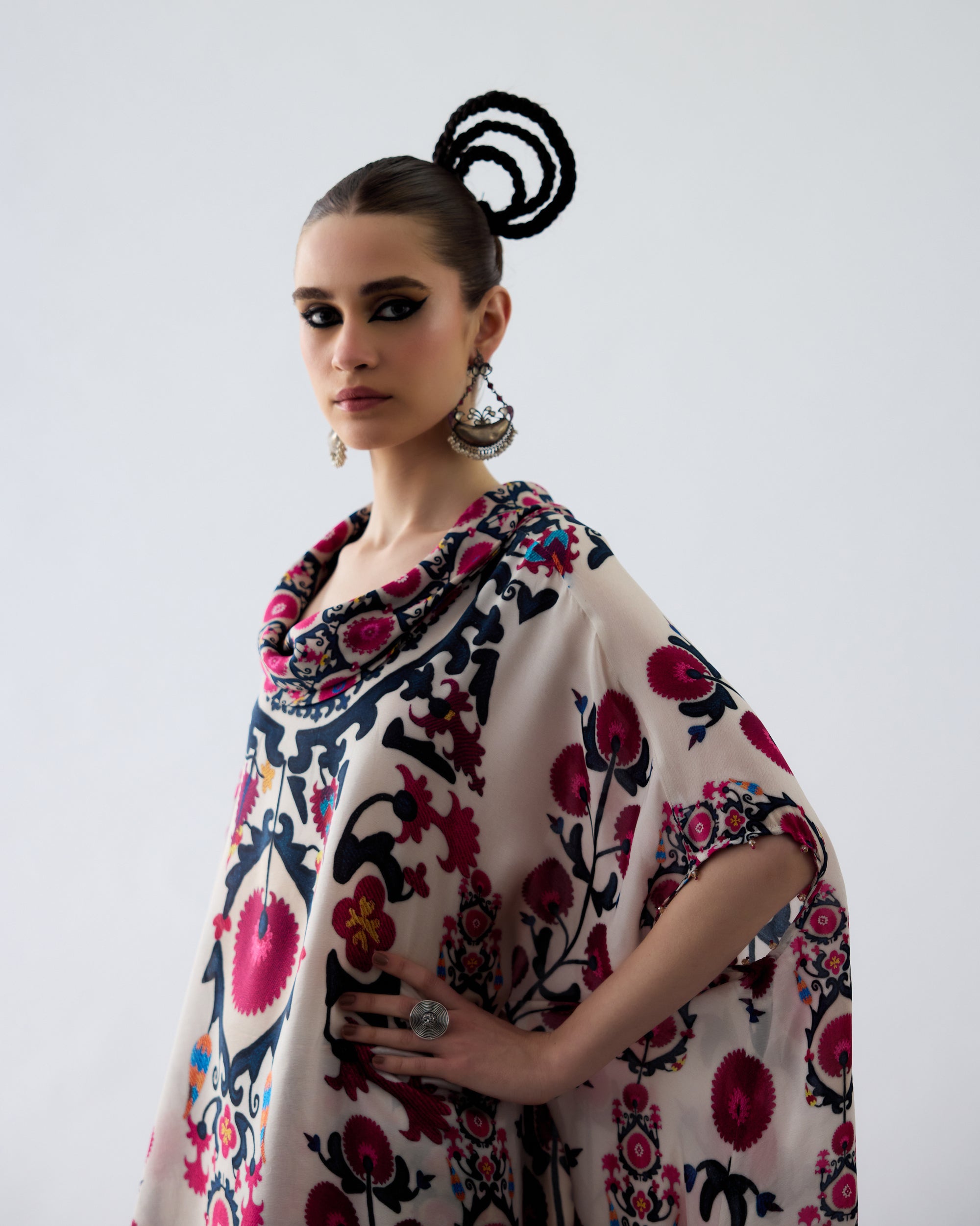 Bukhara : Lavanya/Sonth - Raspberry