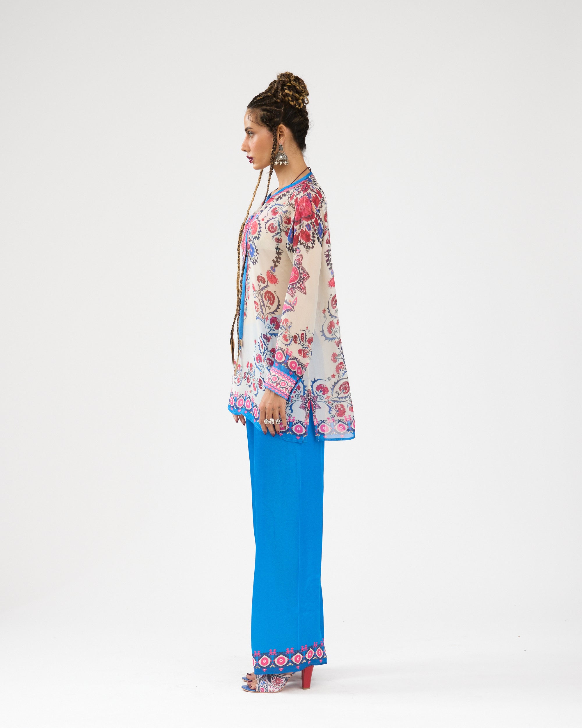 A Bukhara Summer : Noor - Ivory/Blue