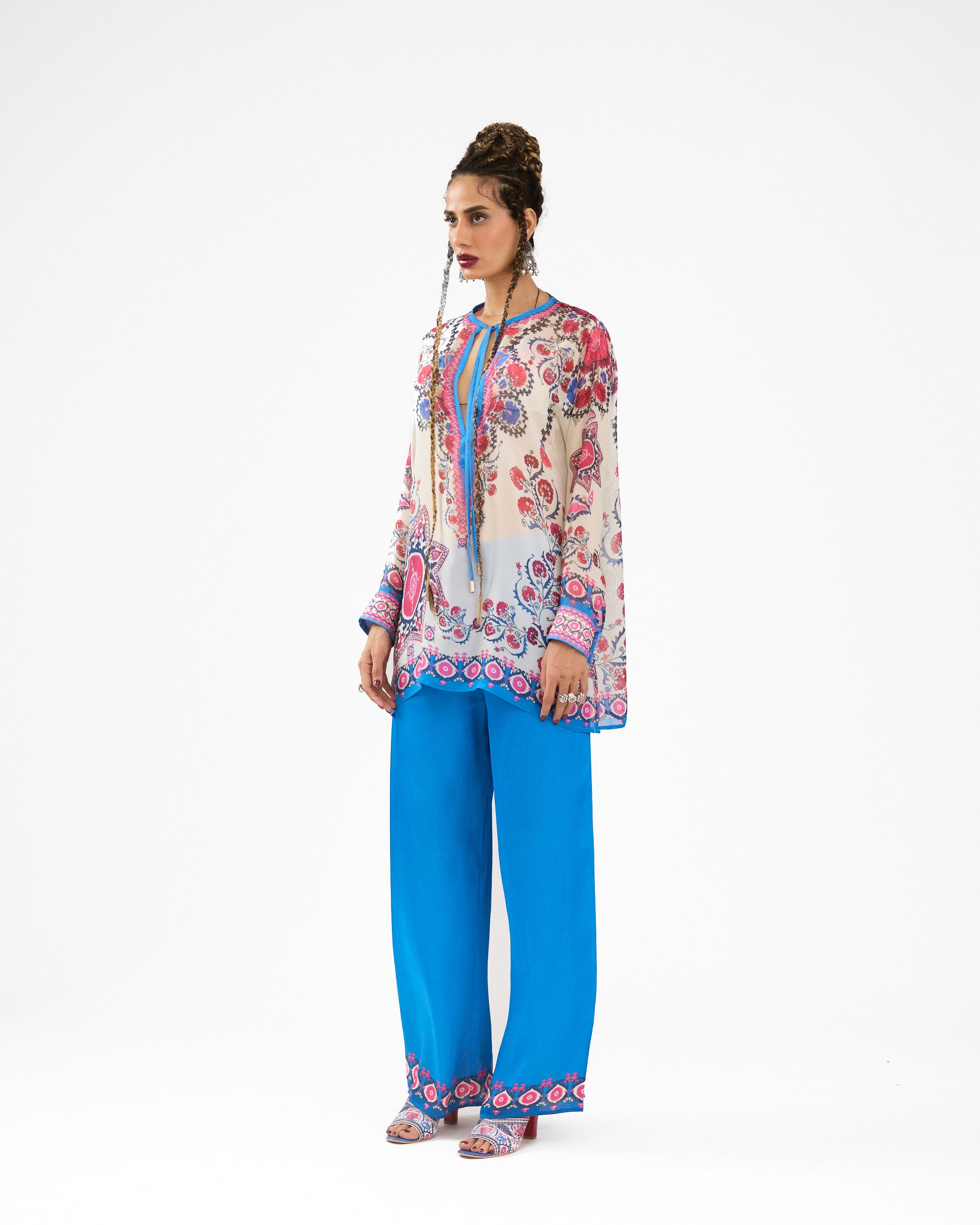 A Bukhara Summer : Noor - Ivory/Blue