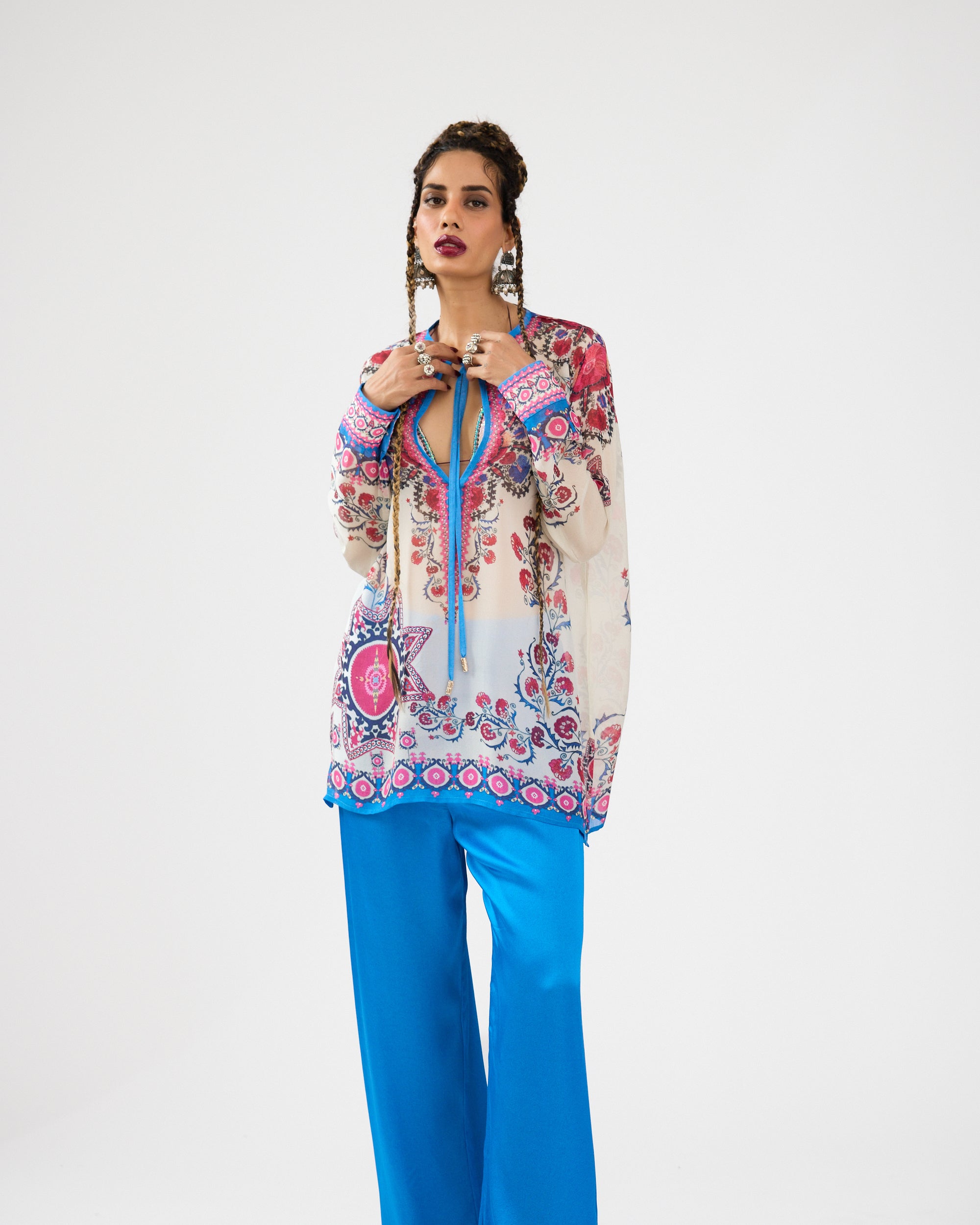 A Bukhara Summer : Noor - Ivory/Blue