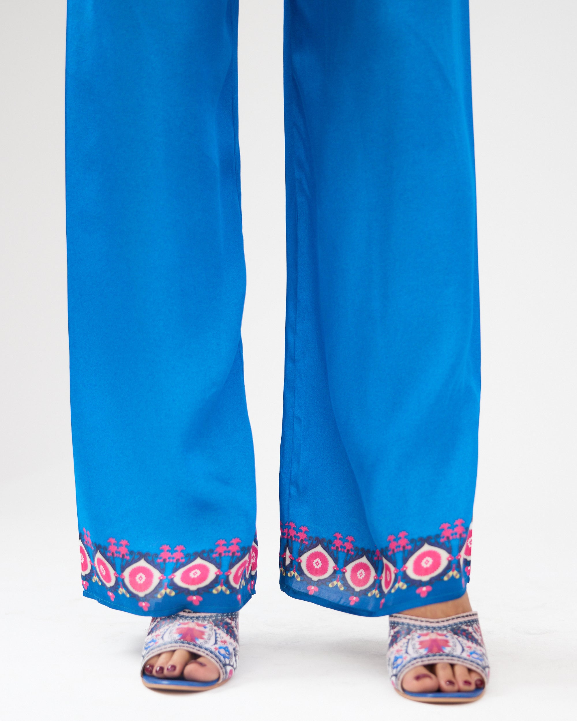 A Bukhara Summer : Noor - Ivory/Blue