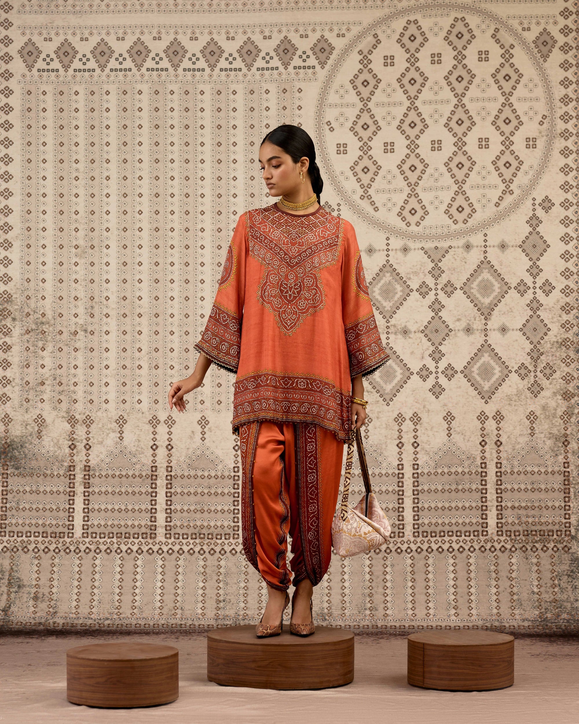 BANDHEJ : Resham