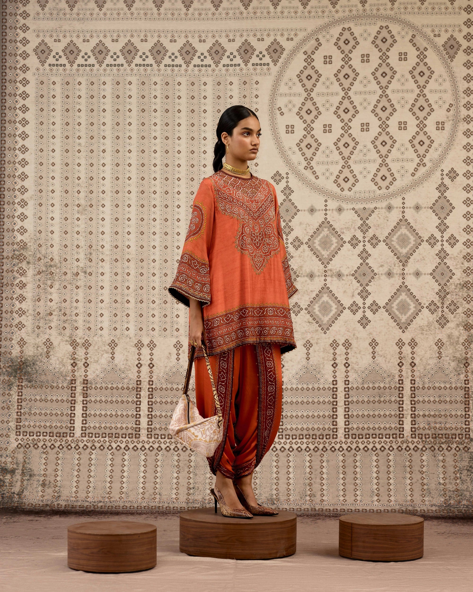 BANDHEJ : Resham