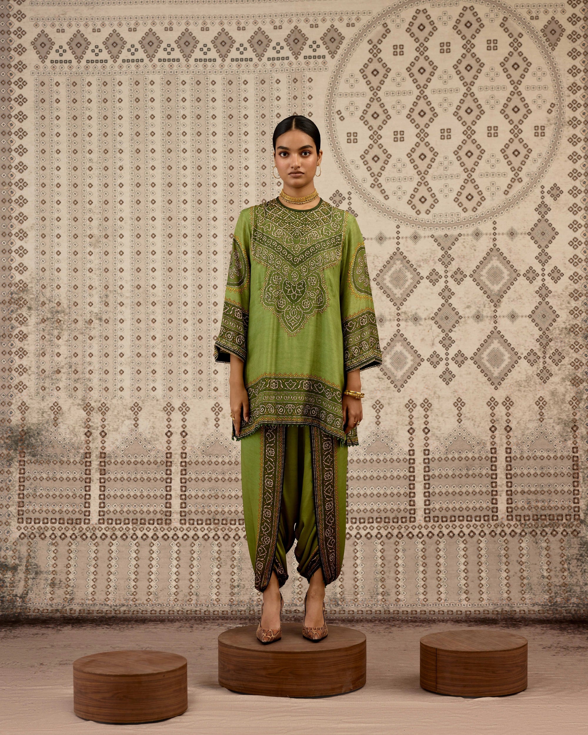 BANDHEJ : Resham