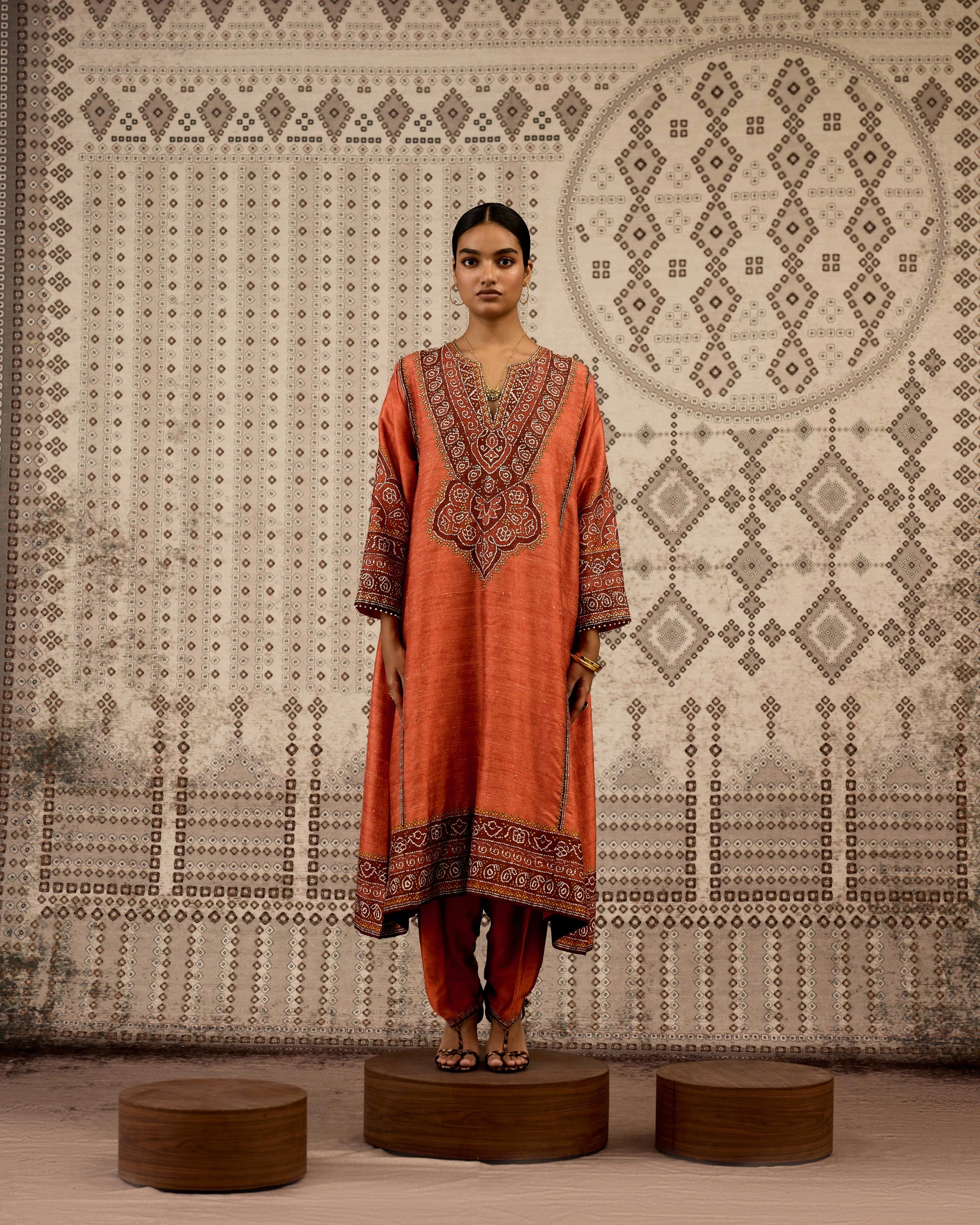 BANDHEJ : Amrapali