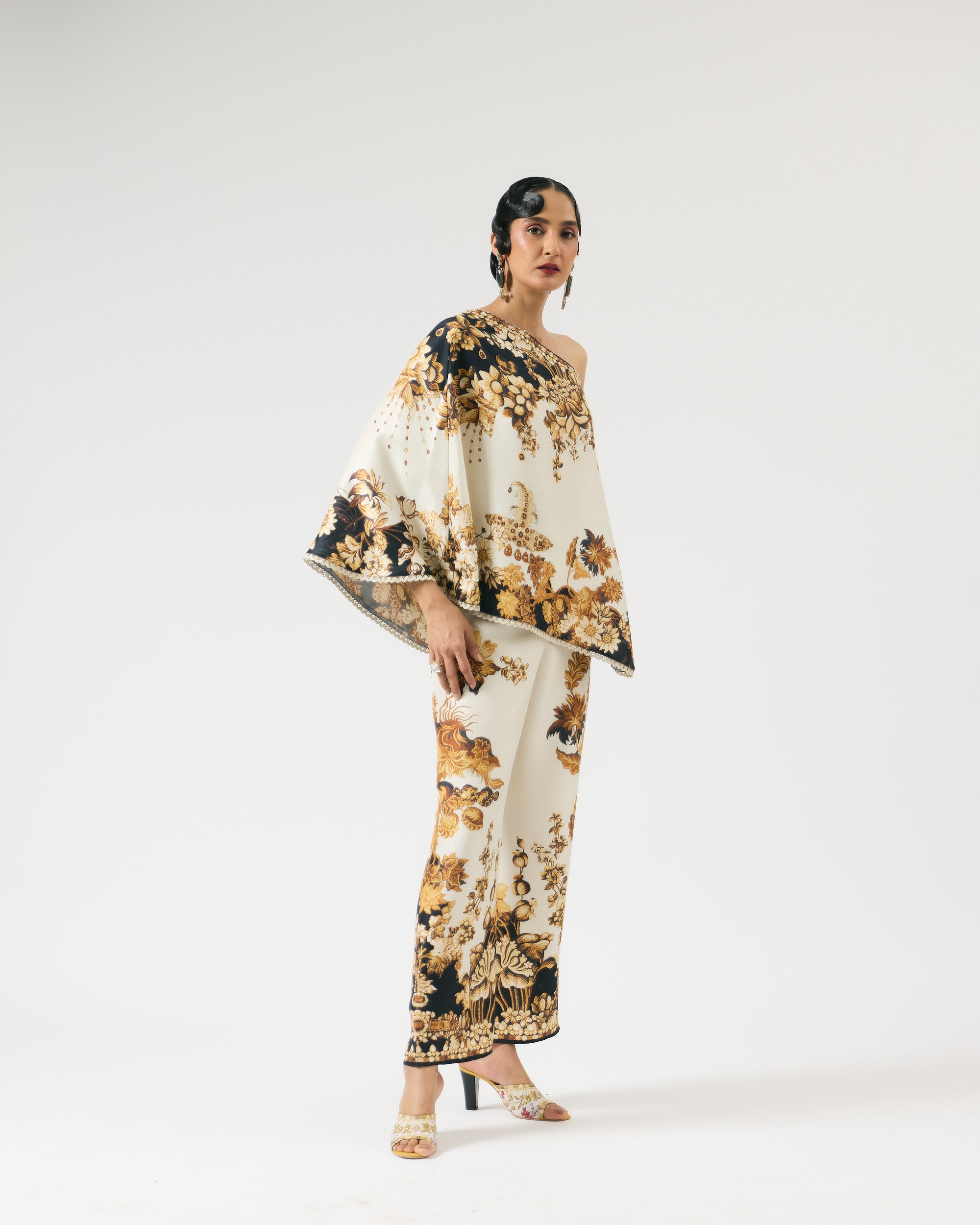 Nizam : Azam - Ivory/Black