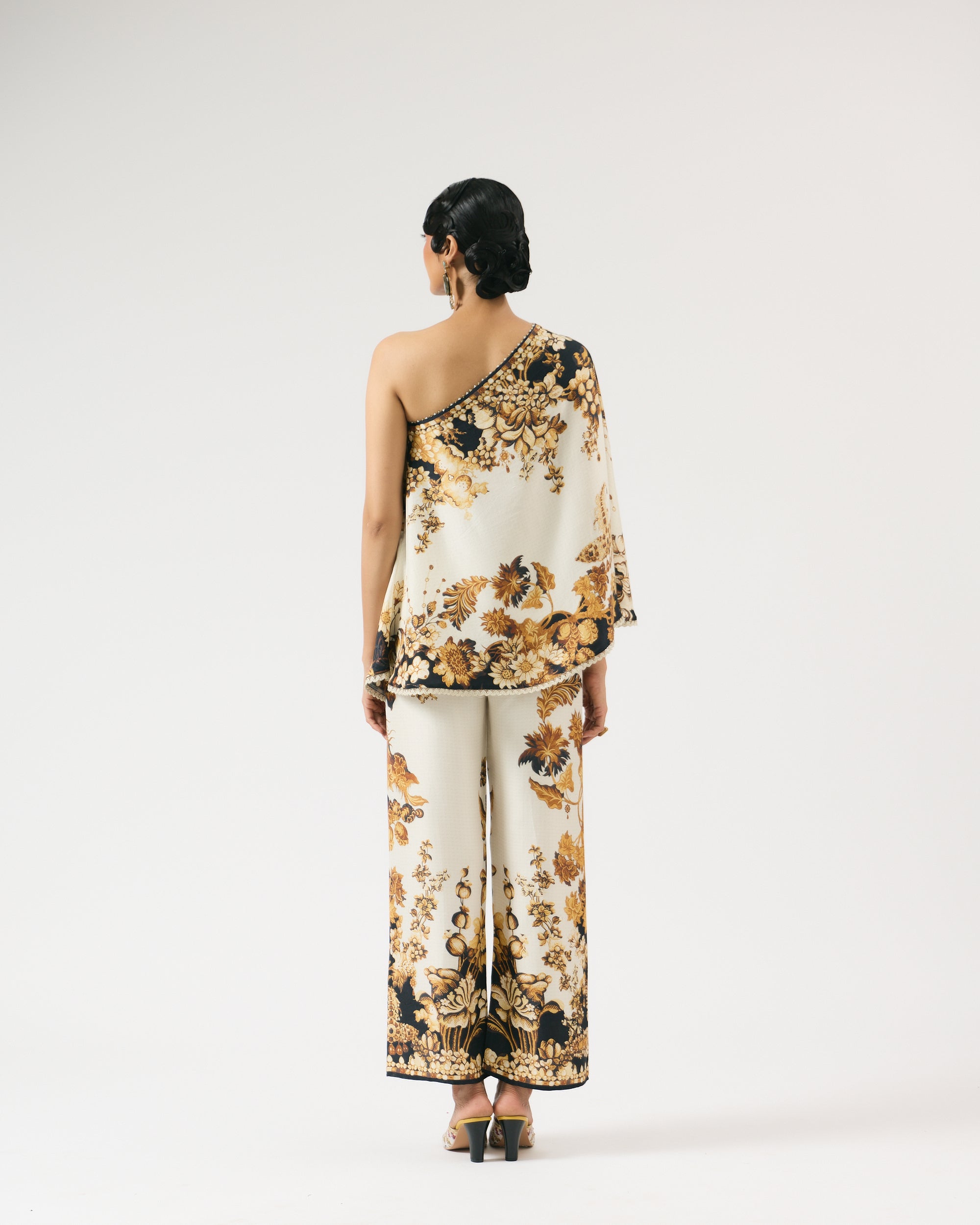 Nizam : Azam - Ivory/Black