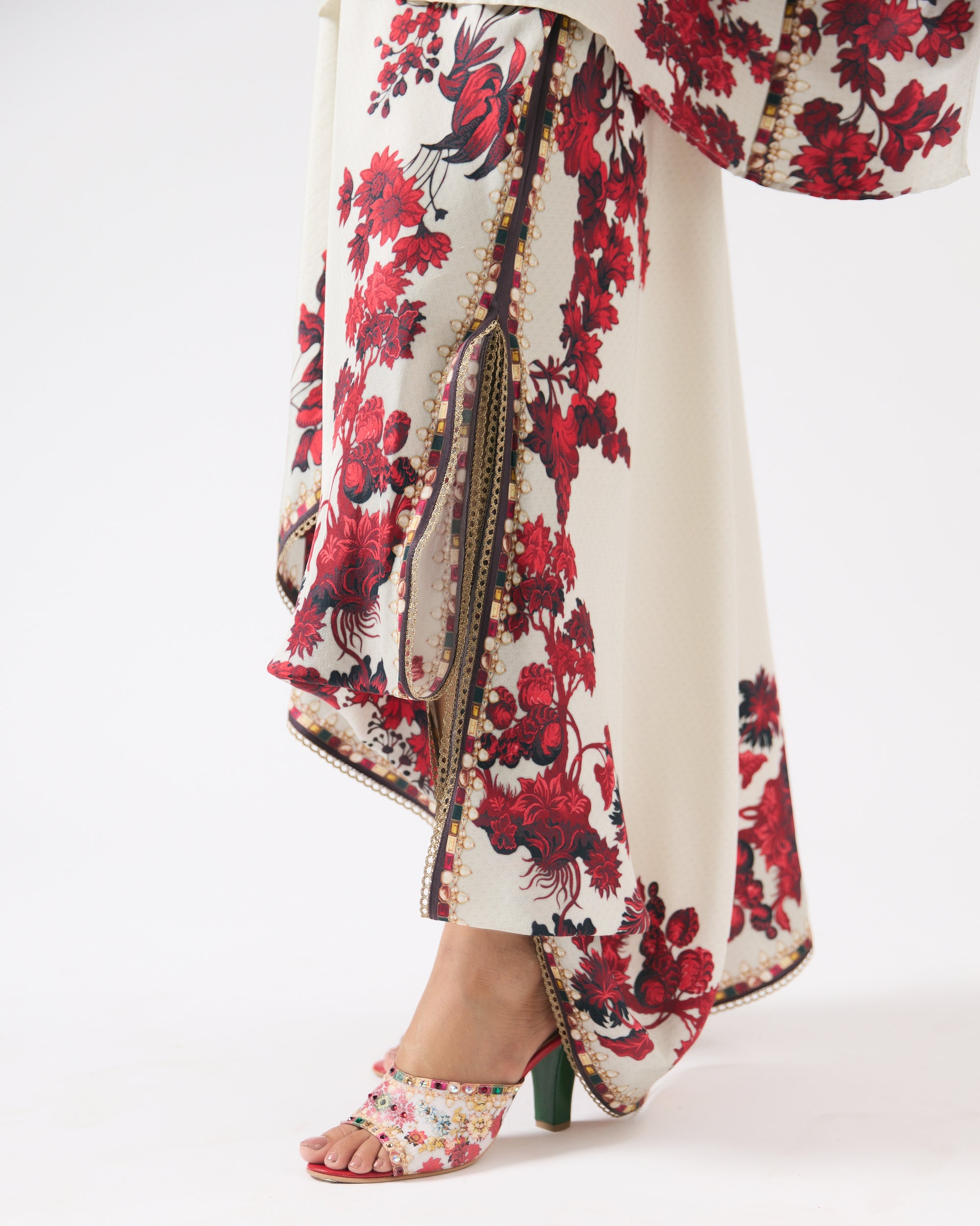 Nizam : Insha - Ivory/Red