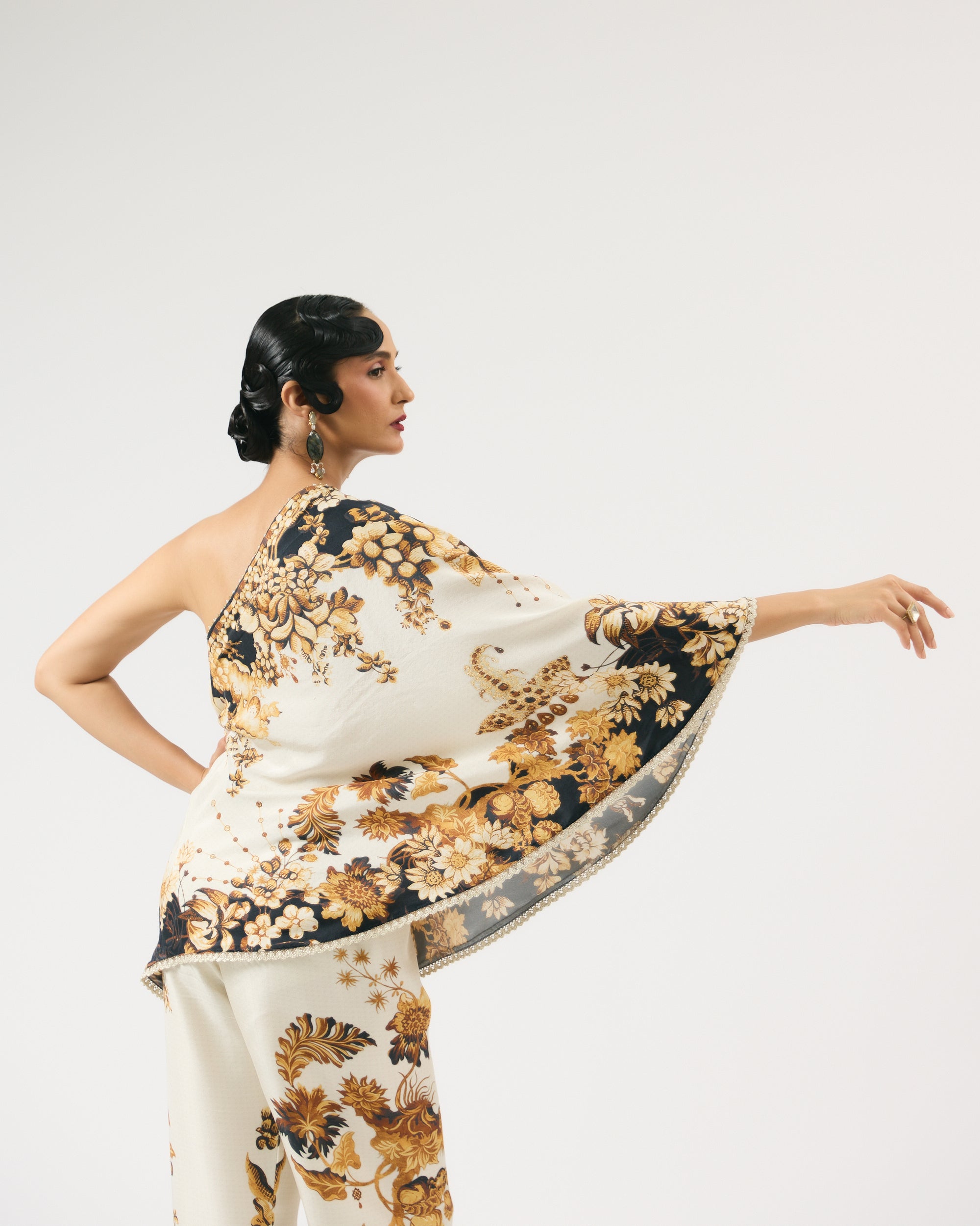 Nizam : Azam - Ivory/Black