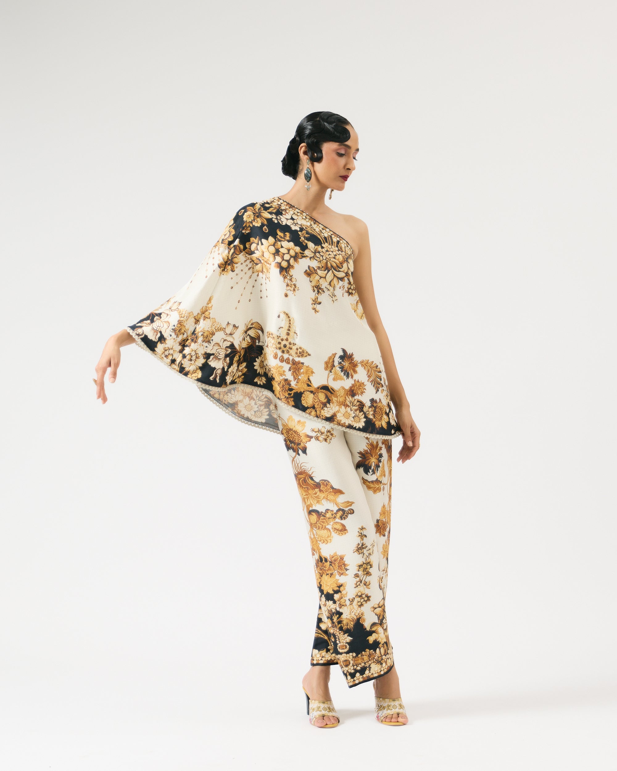 Nizam : Azam - Ivory/Black