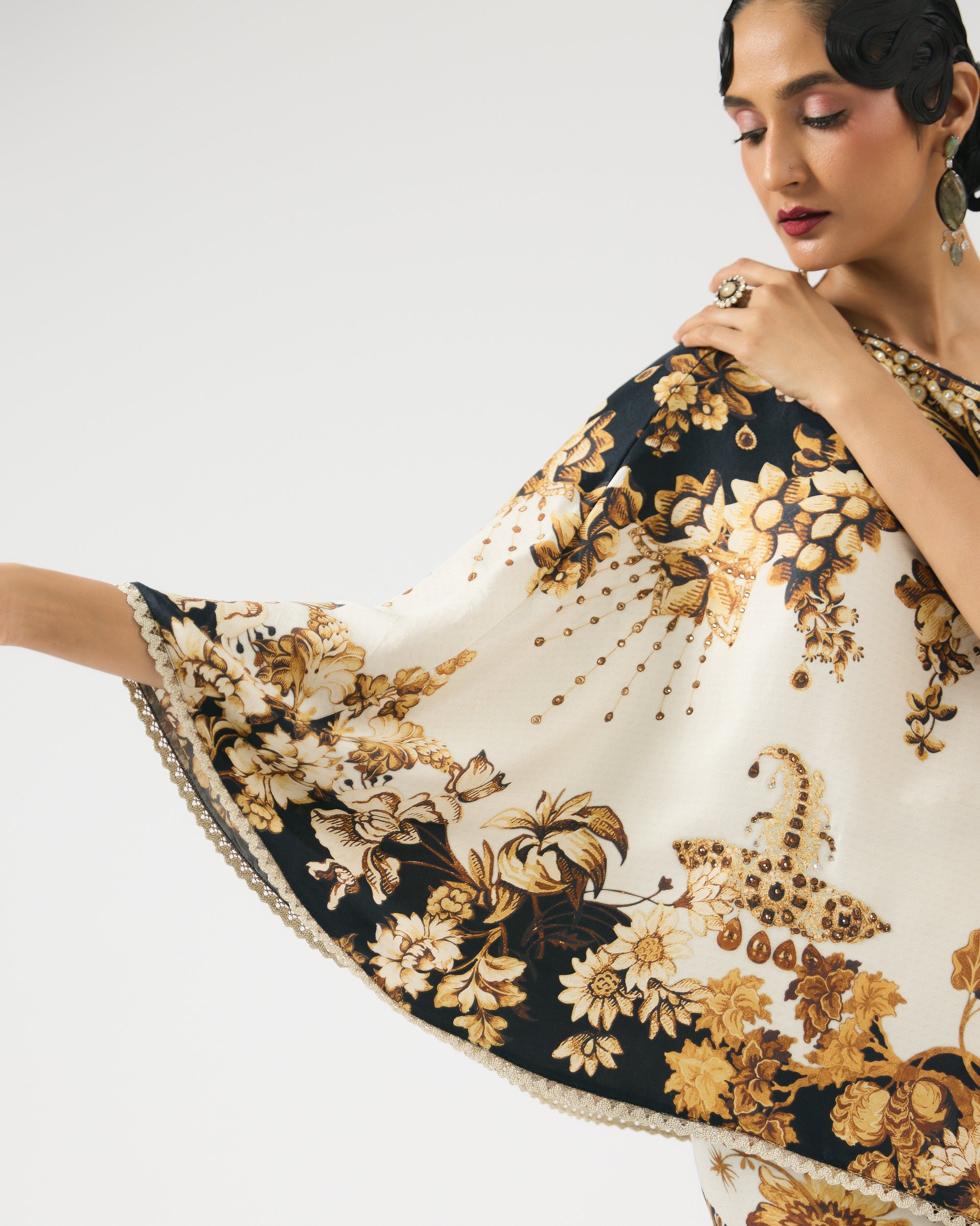 Nizam : Azam - Ivory/Black