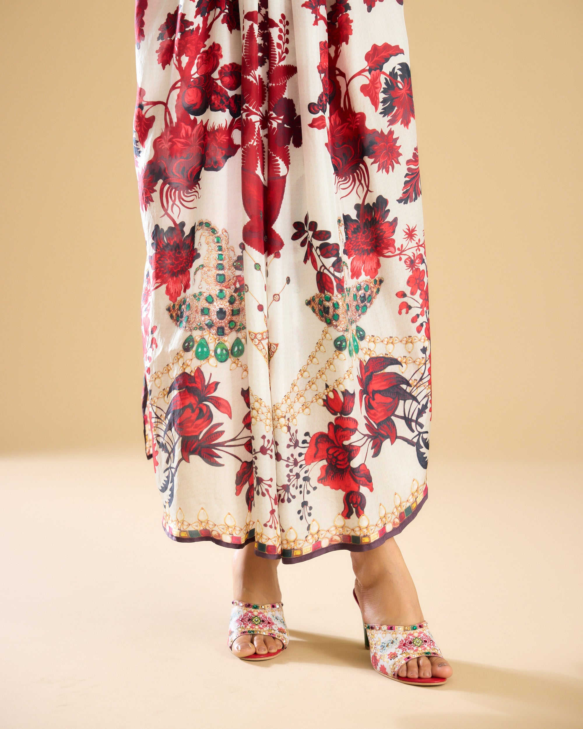 Nizam : Rasika - Ivory/Red
