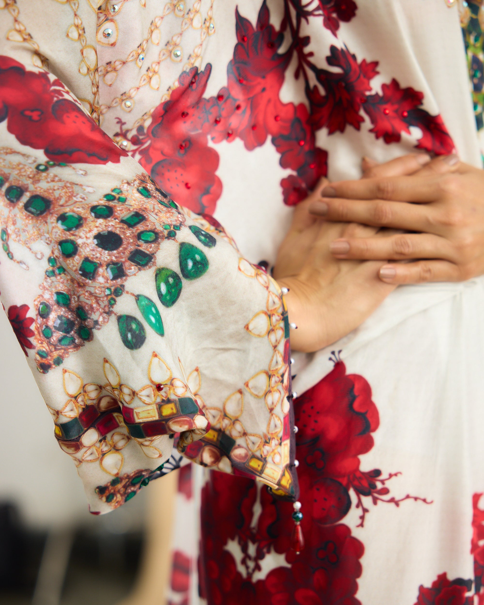 Nizam : Rasika - Ivory/Red