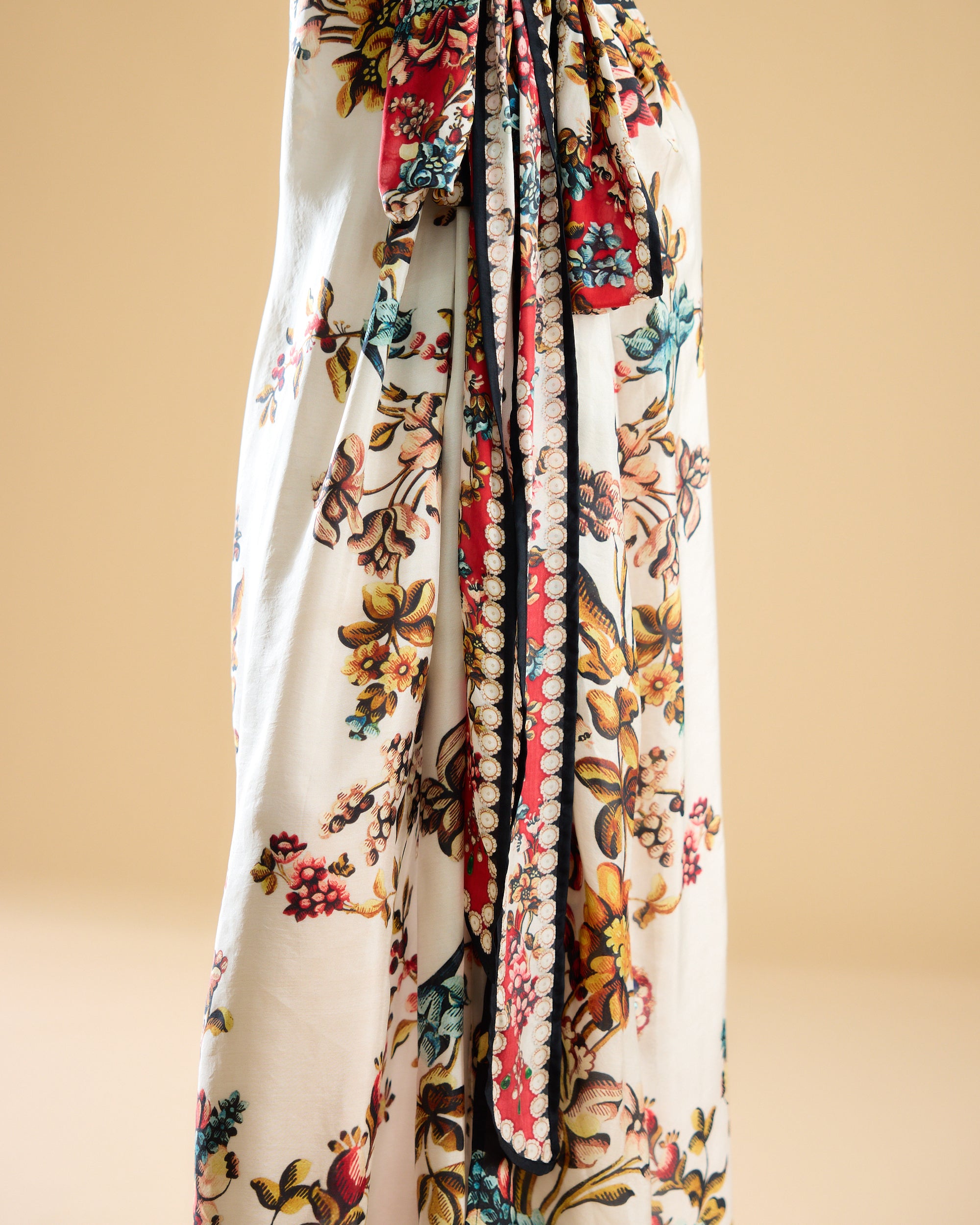 Nizam : Viviana - Ivory/Red