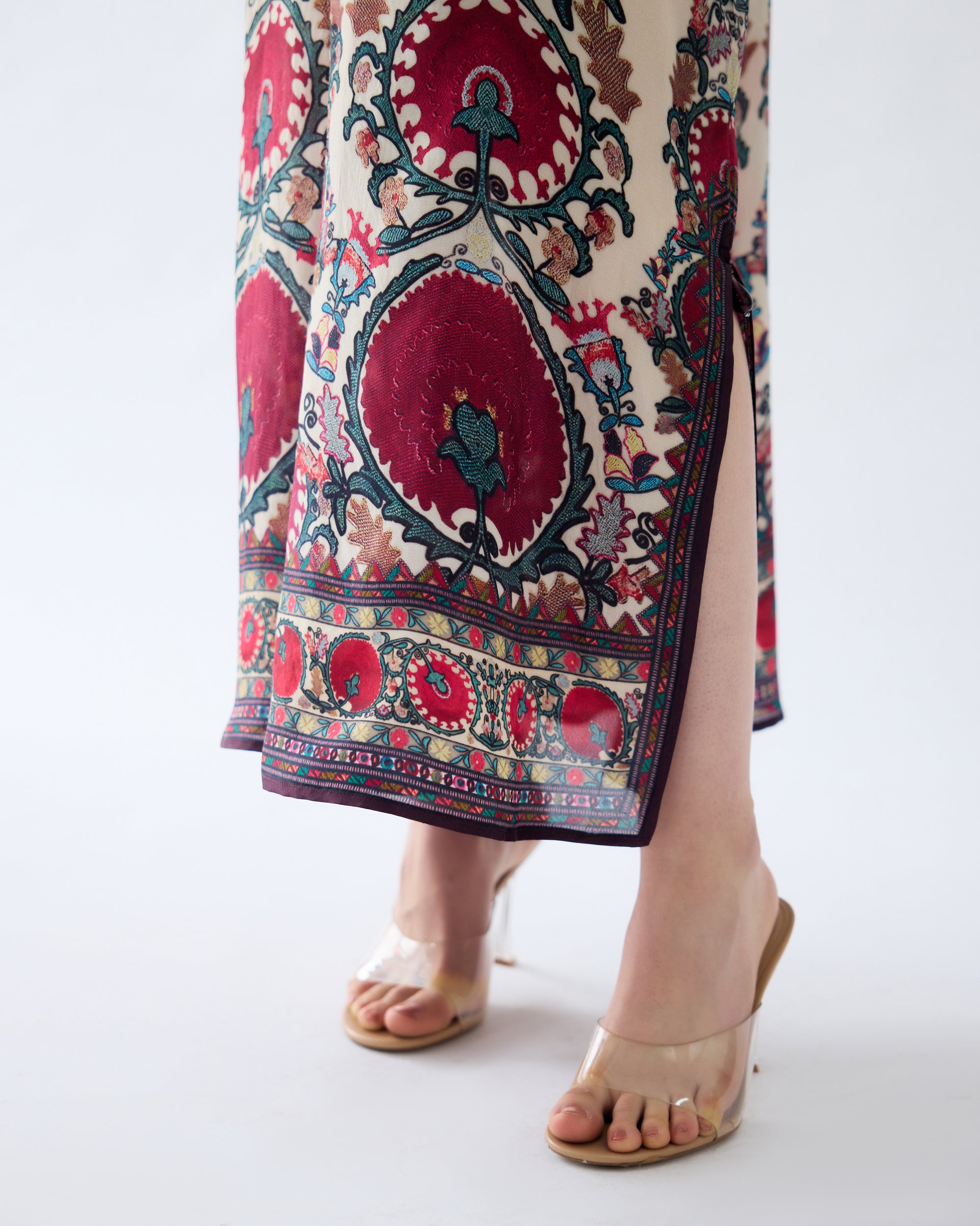 Bukhara : Rasika - Maroon