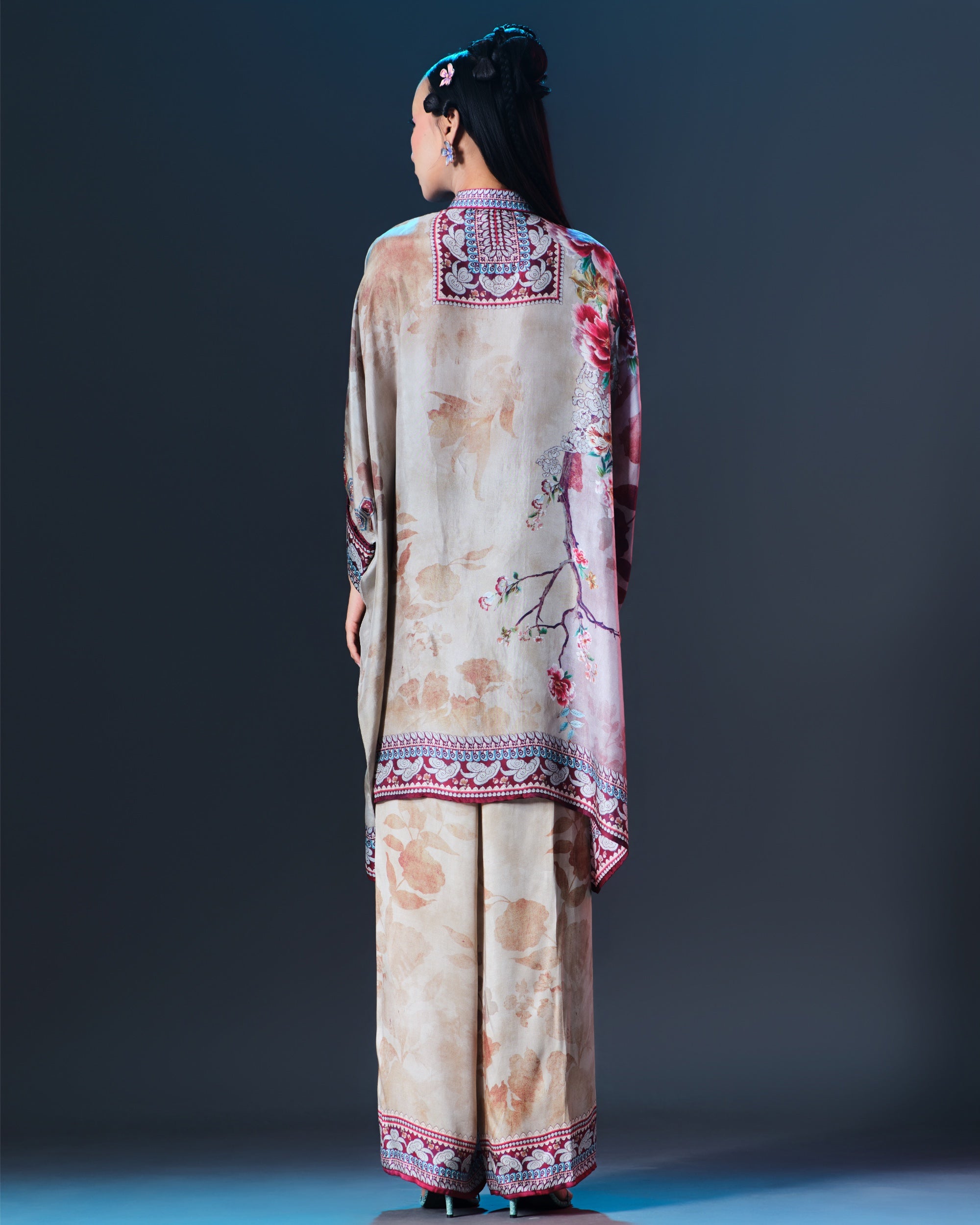Ikebana : Chanel 36" - Beige