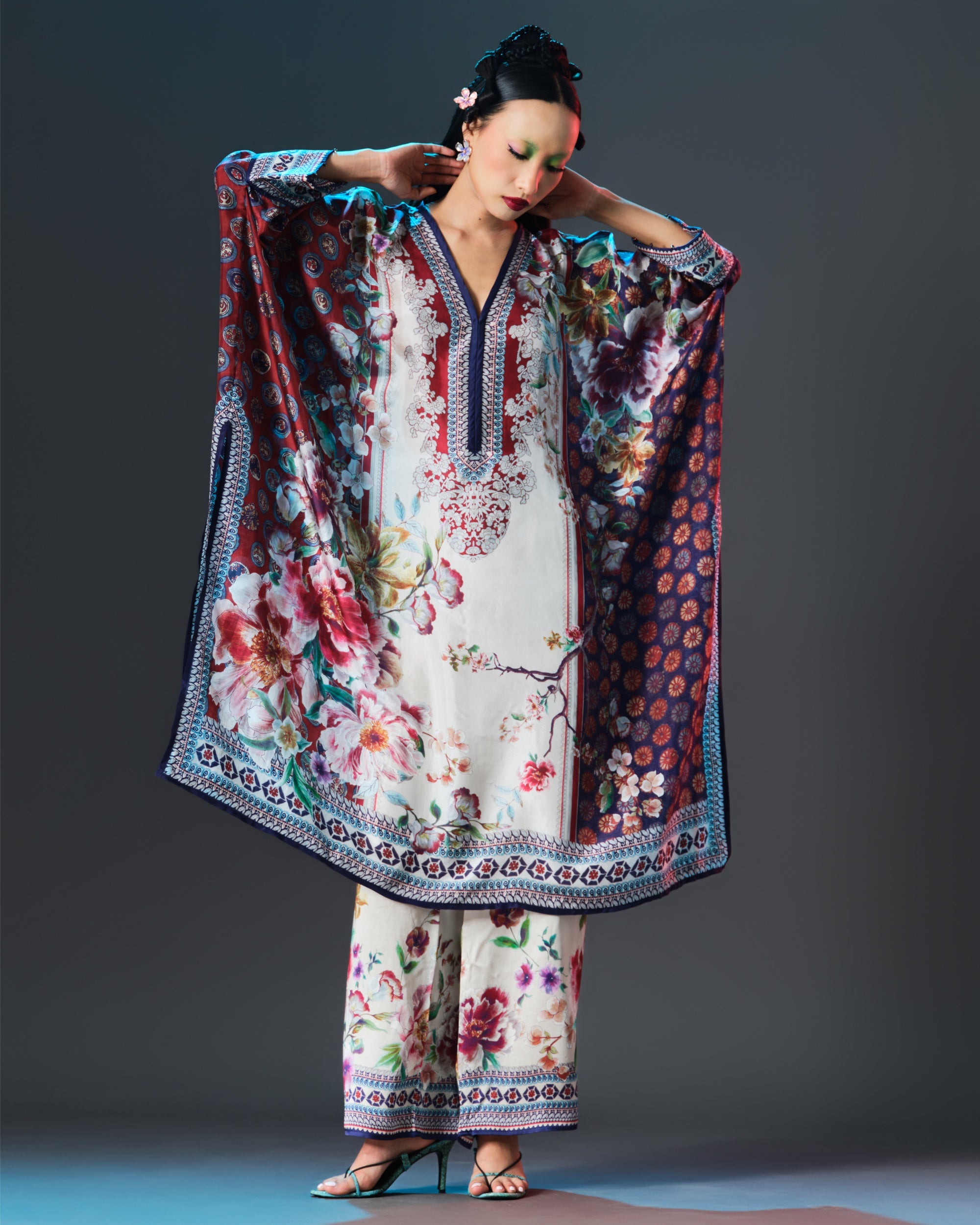 Ikebana : Chantelle 42" - Burgundy/Beige