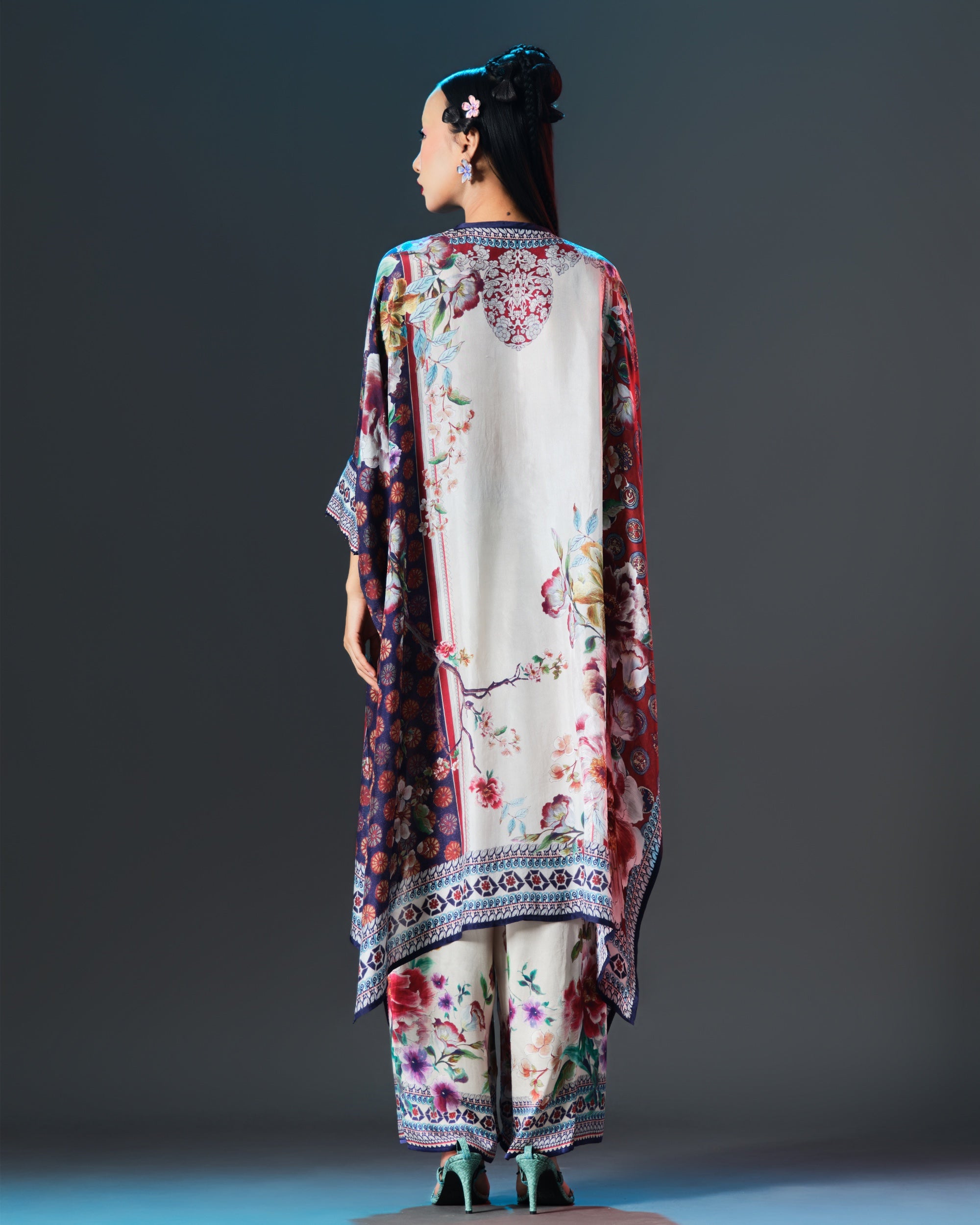 Ikebana : Chantelle 42" - Burgundy/Beige