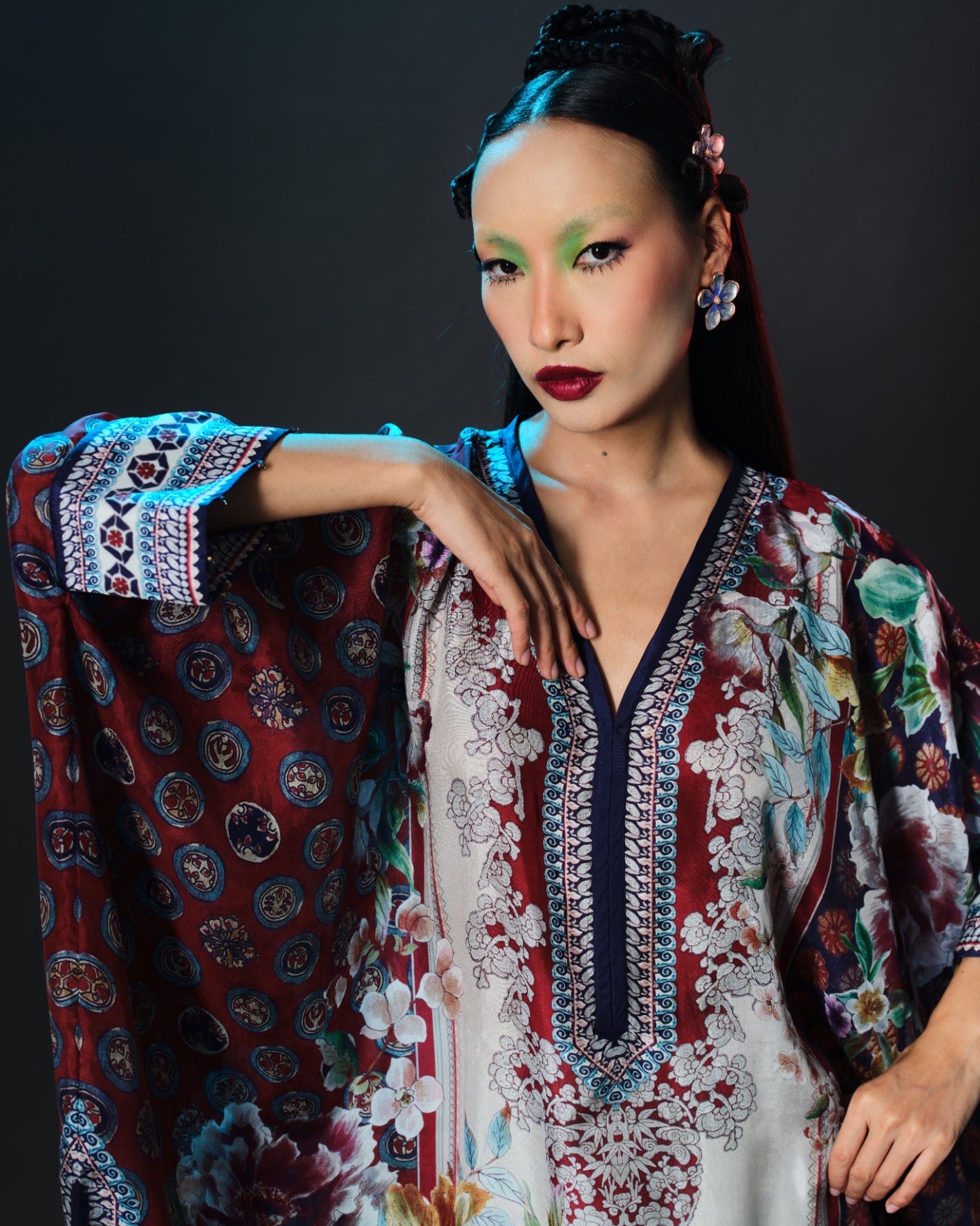 Ikebana : Chantelle 42" - Burgundy/Beige