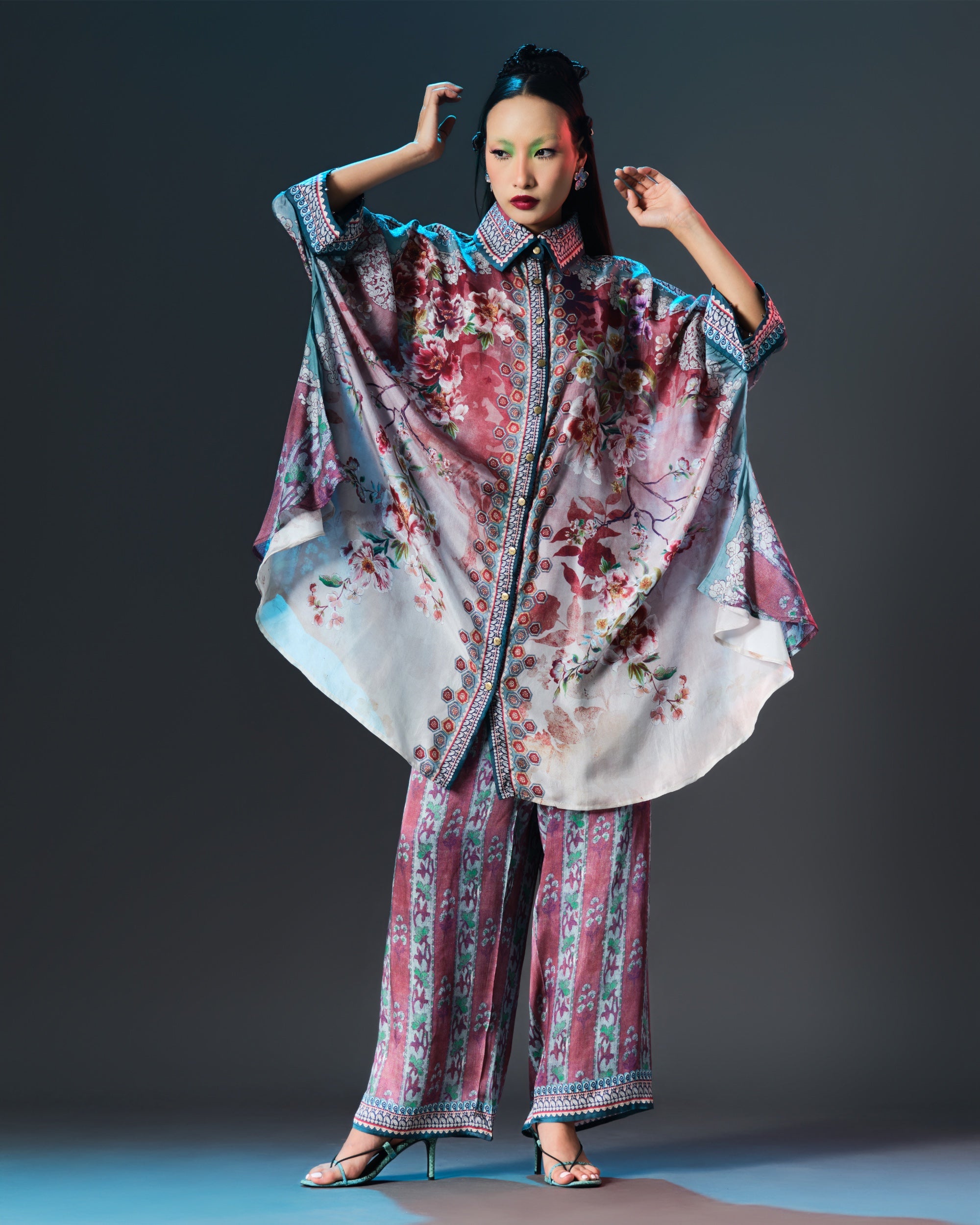 Ikebana : Kamara - Aqua/Brick