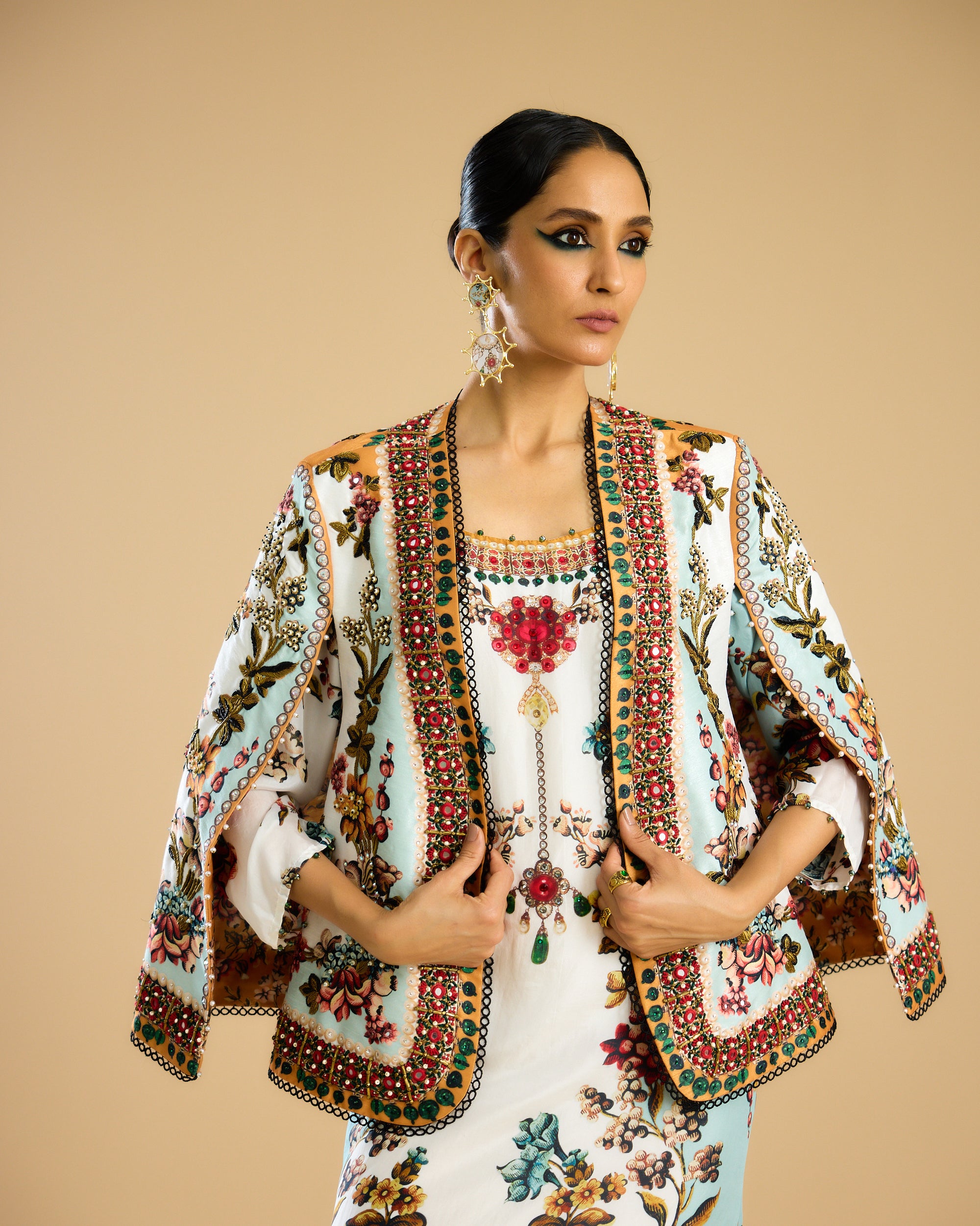 Nizam : Madina/Dasha - Ivory/Aqua
