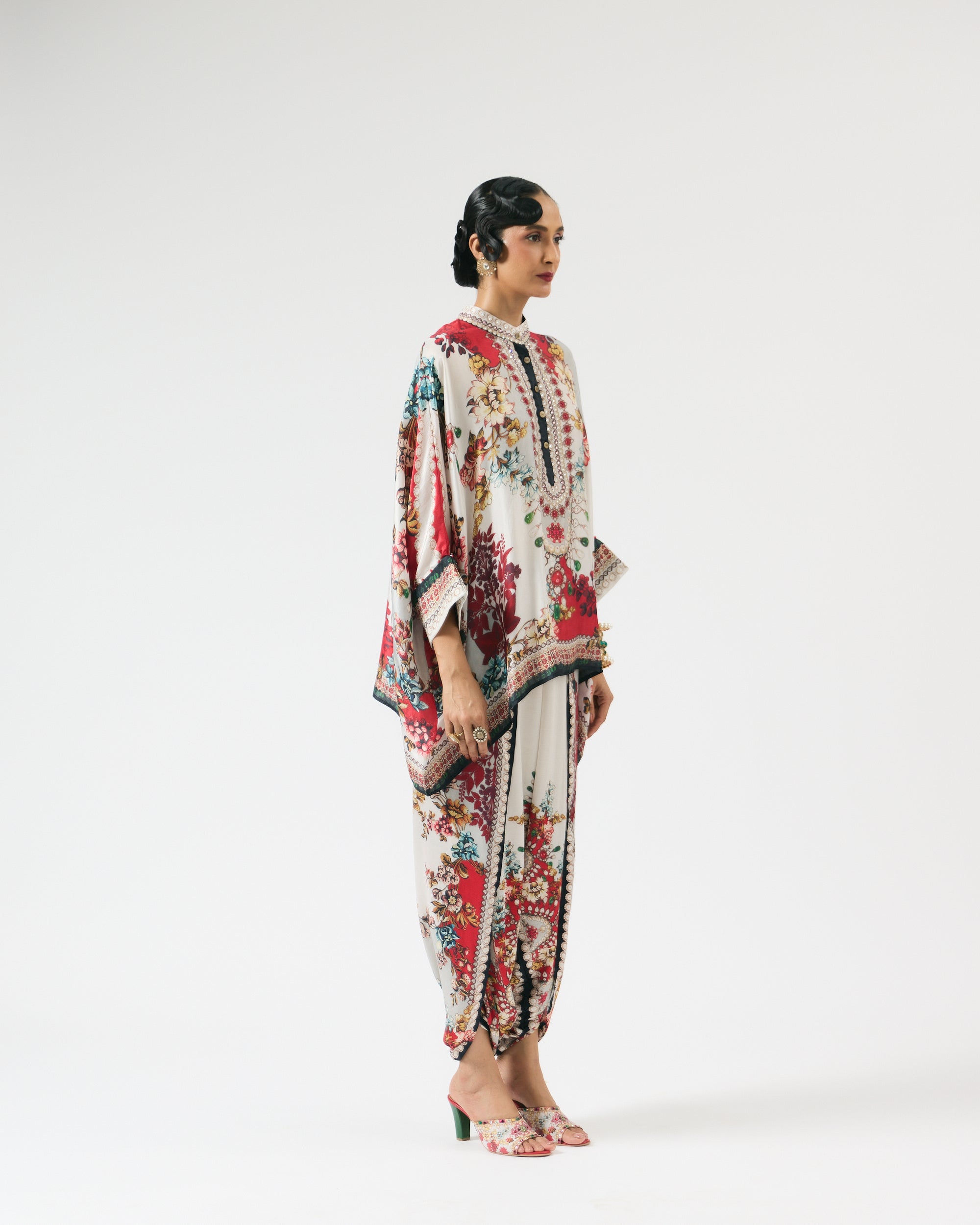 Nizam : Chanel/Sonth - Ivory/Red
