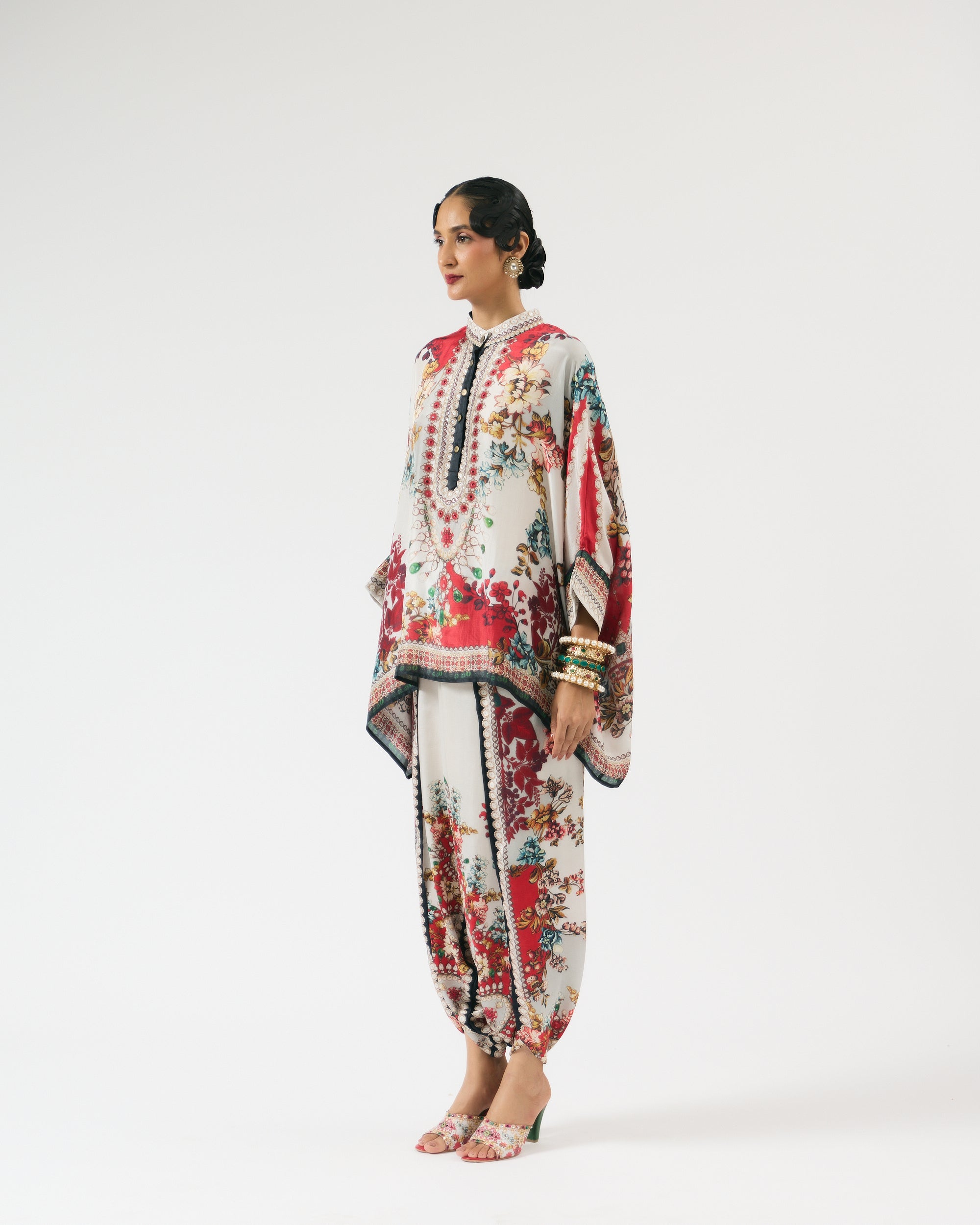 Nizam : Chanel/Sonth - Ivory/Red