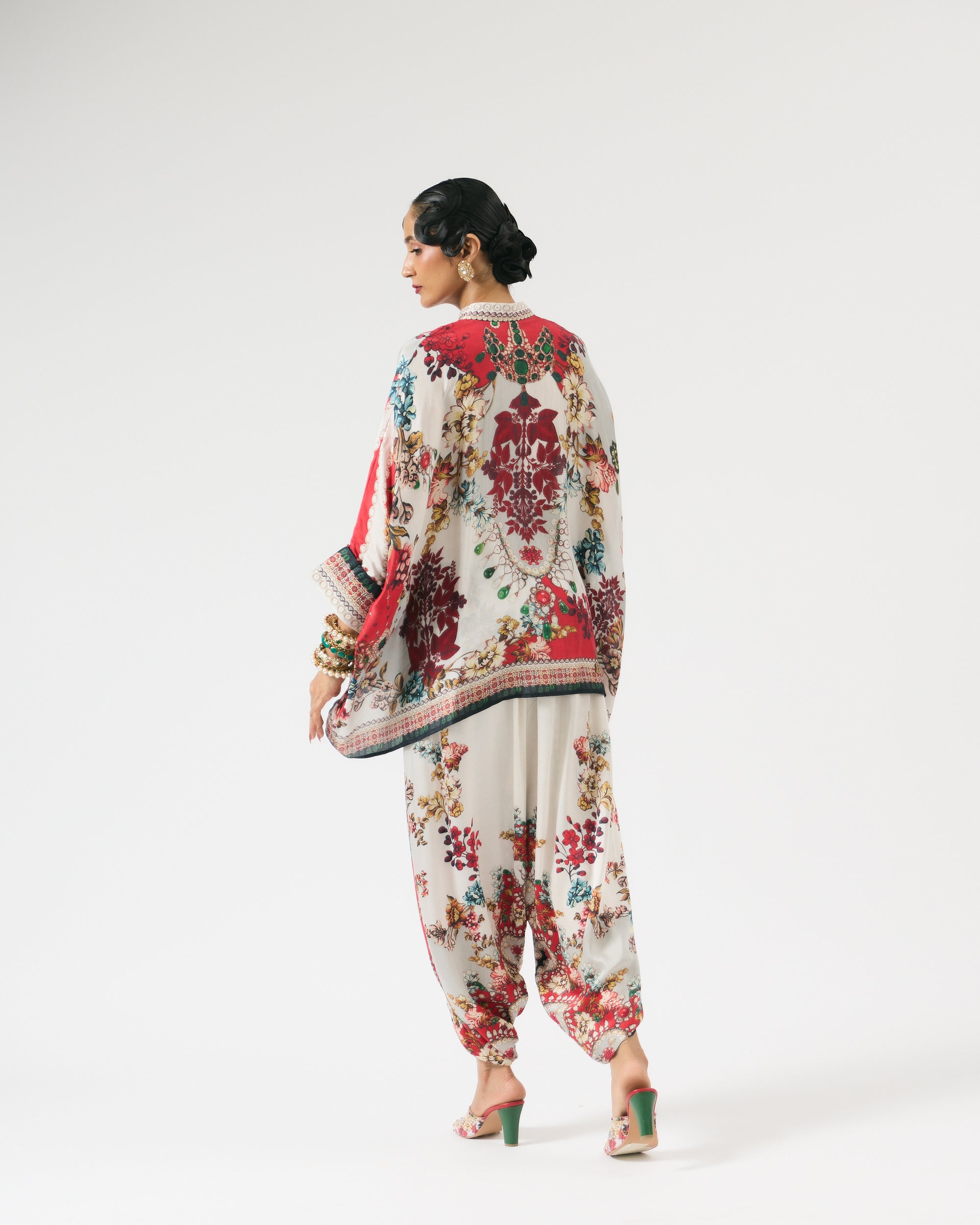 Nizam : Chanel/Sonth - Ivory/Red