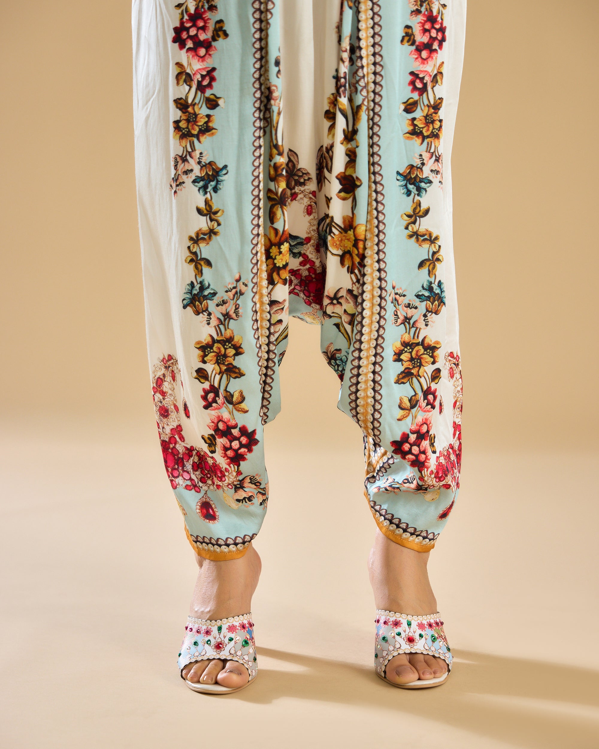 Nizam : Madina - Ivory/Aqua